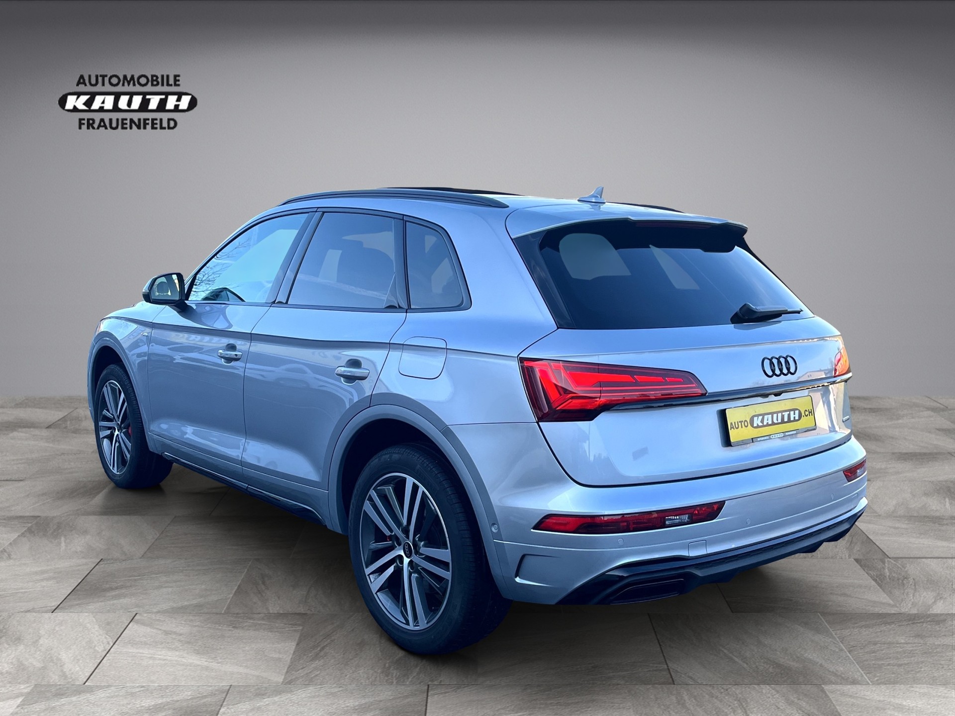 AUDI Q5 55 TFSI e PHEV S line quattro S-tronic*Panodach, AHK, (5-Jahre Garantie)-image-2