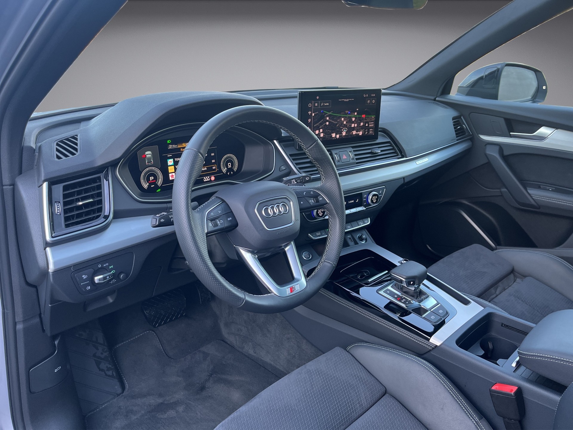 AUDI Q5 55 TFSI e PHEV S line quattro S-tronic*Panodach, AHK, (5-Jahre Garantie)-image-10