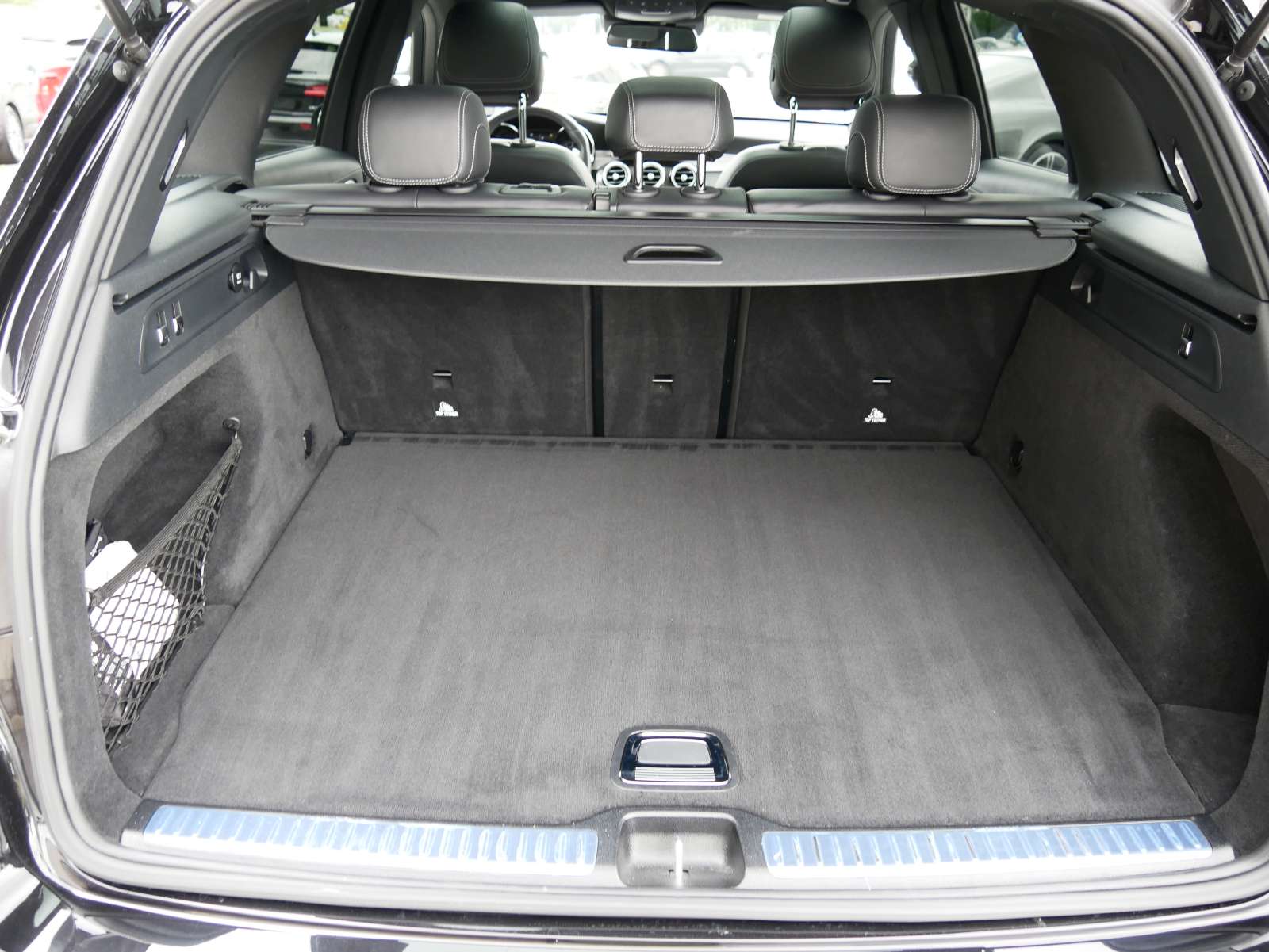 MERCEDES-BENZ GLC 63 AMG 4Matic+ 9G-Tronic-image-15