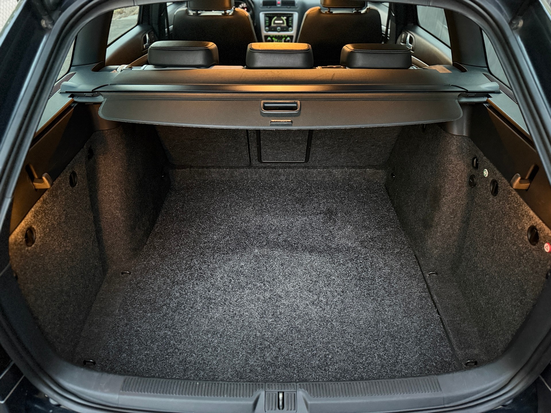 SKODA Octavia Combi 2.0 TDI RS-image-19