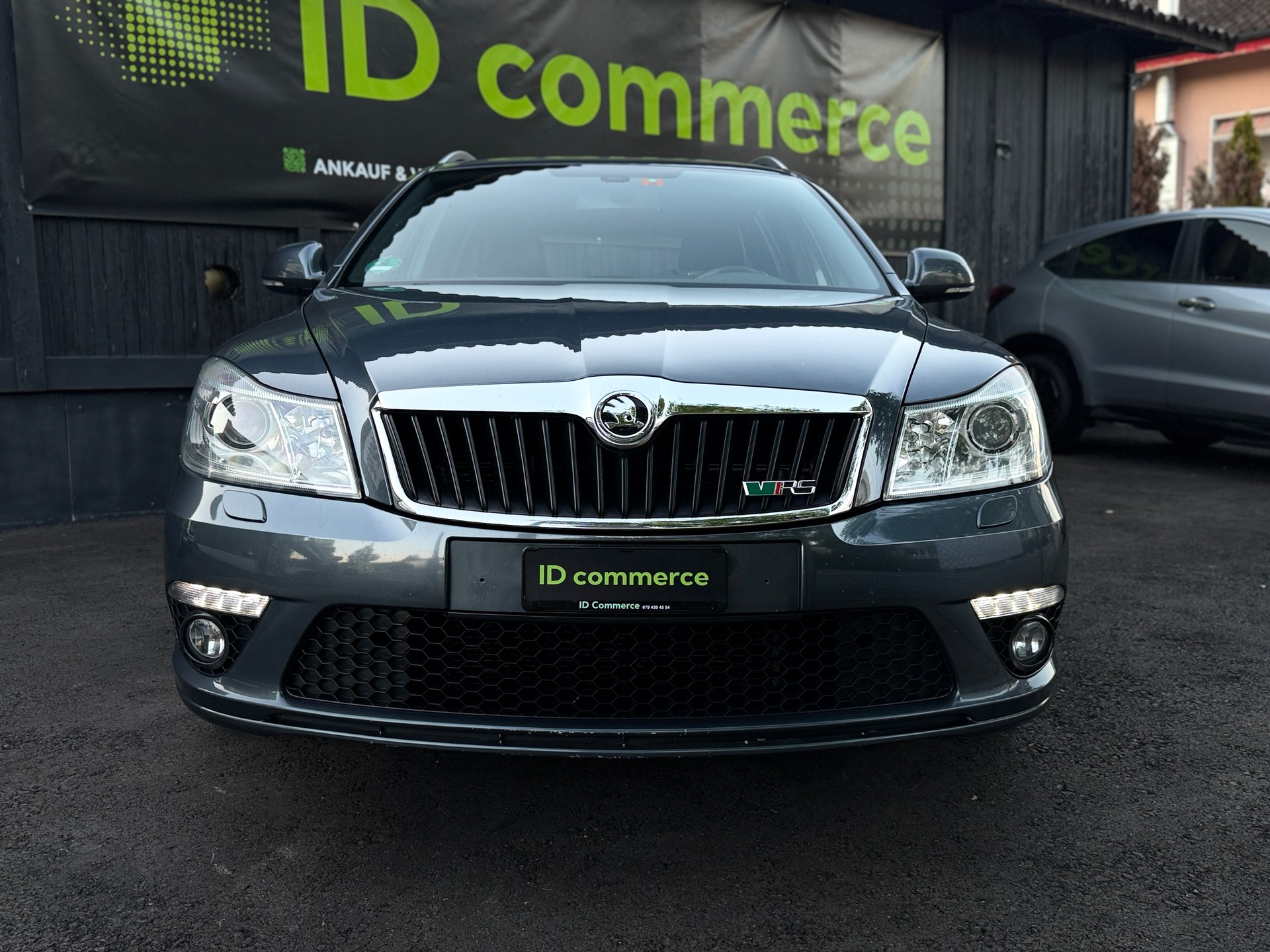 SKODA Octavia Combi 2.0 TDI RS-showroom-element-2