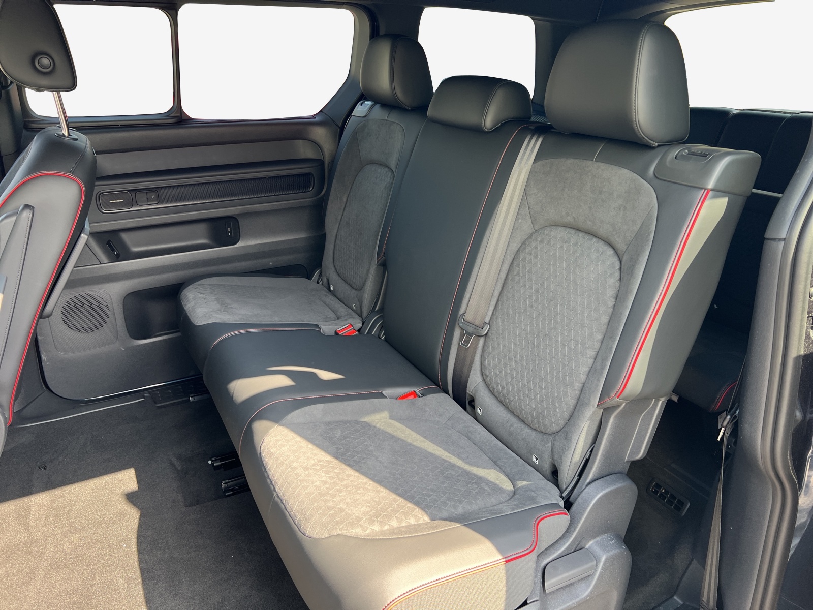 VW ID. Buzz GTX LWB-image-11