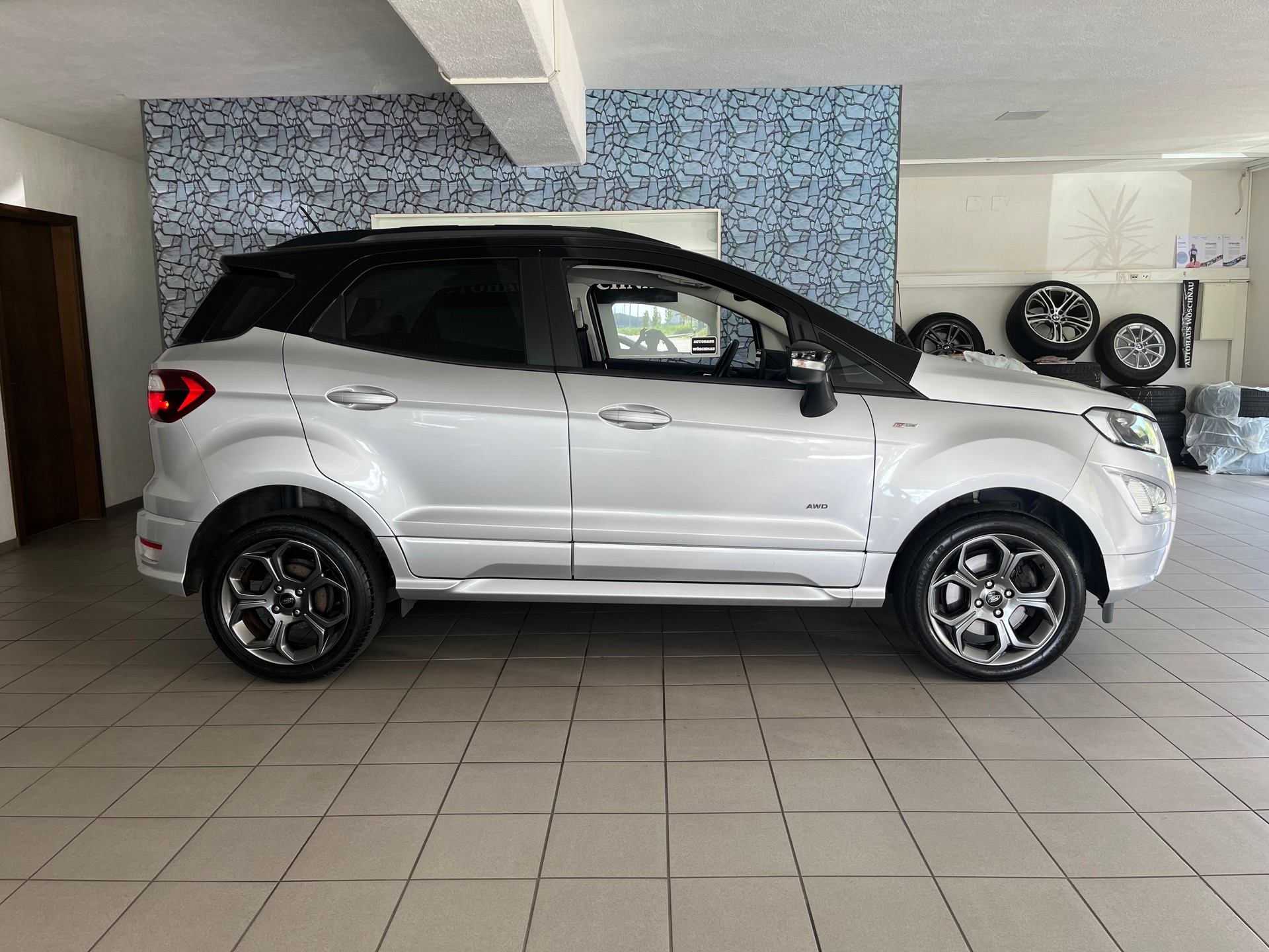 FORD EcoSport 1.5 TDCi ST-Line AWD Limited Edition-image-1