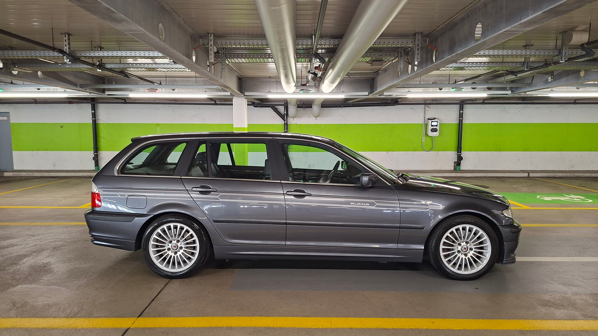 BMW-ALPINA 3.3 4x4-image-1