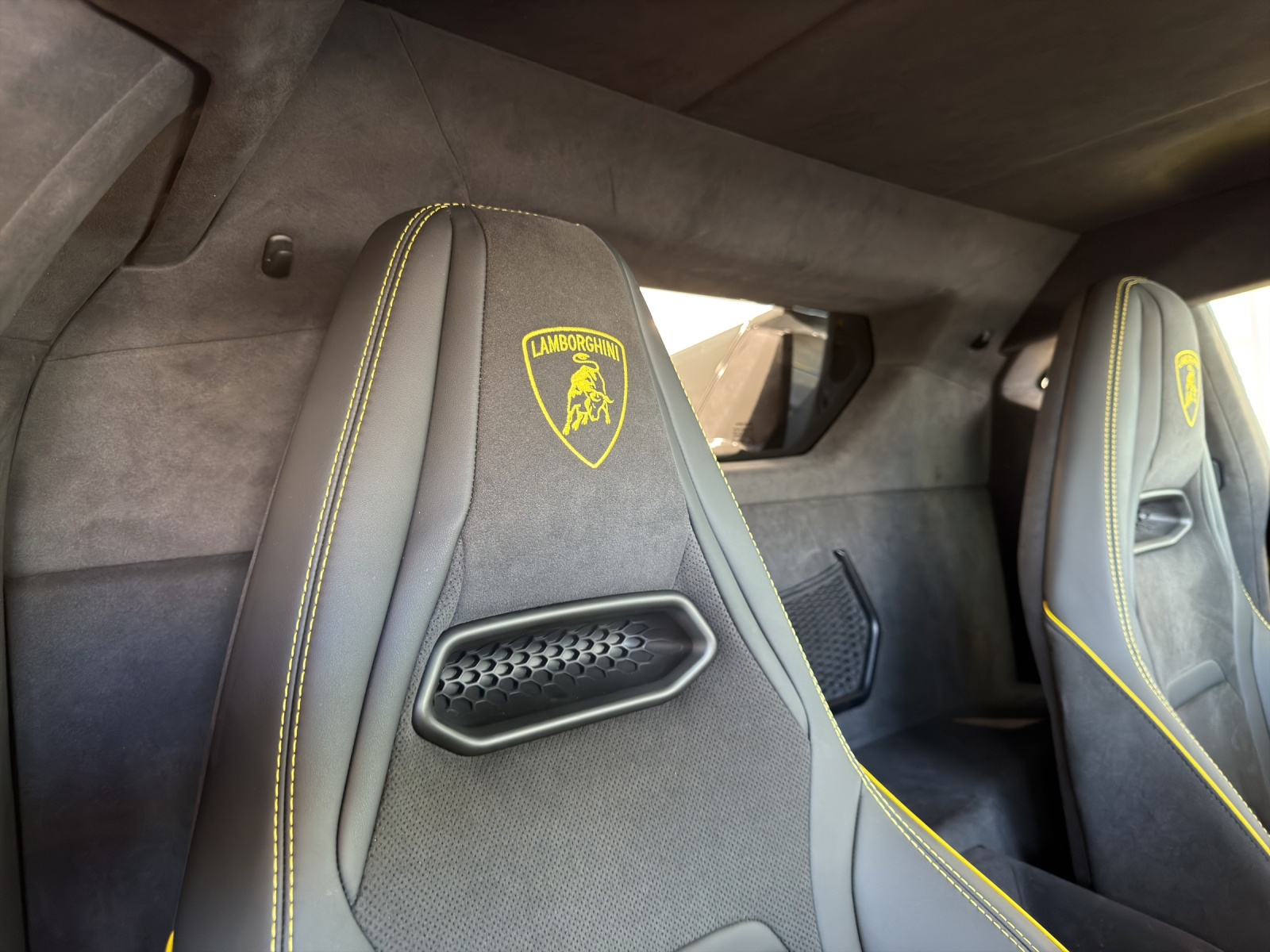 LAMBORGHINI Temerario Coupé 4.0-image-11