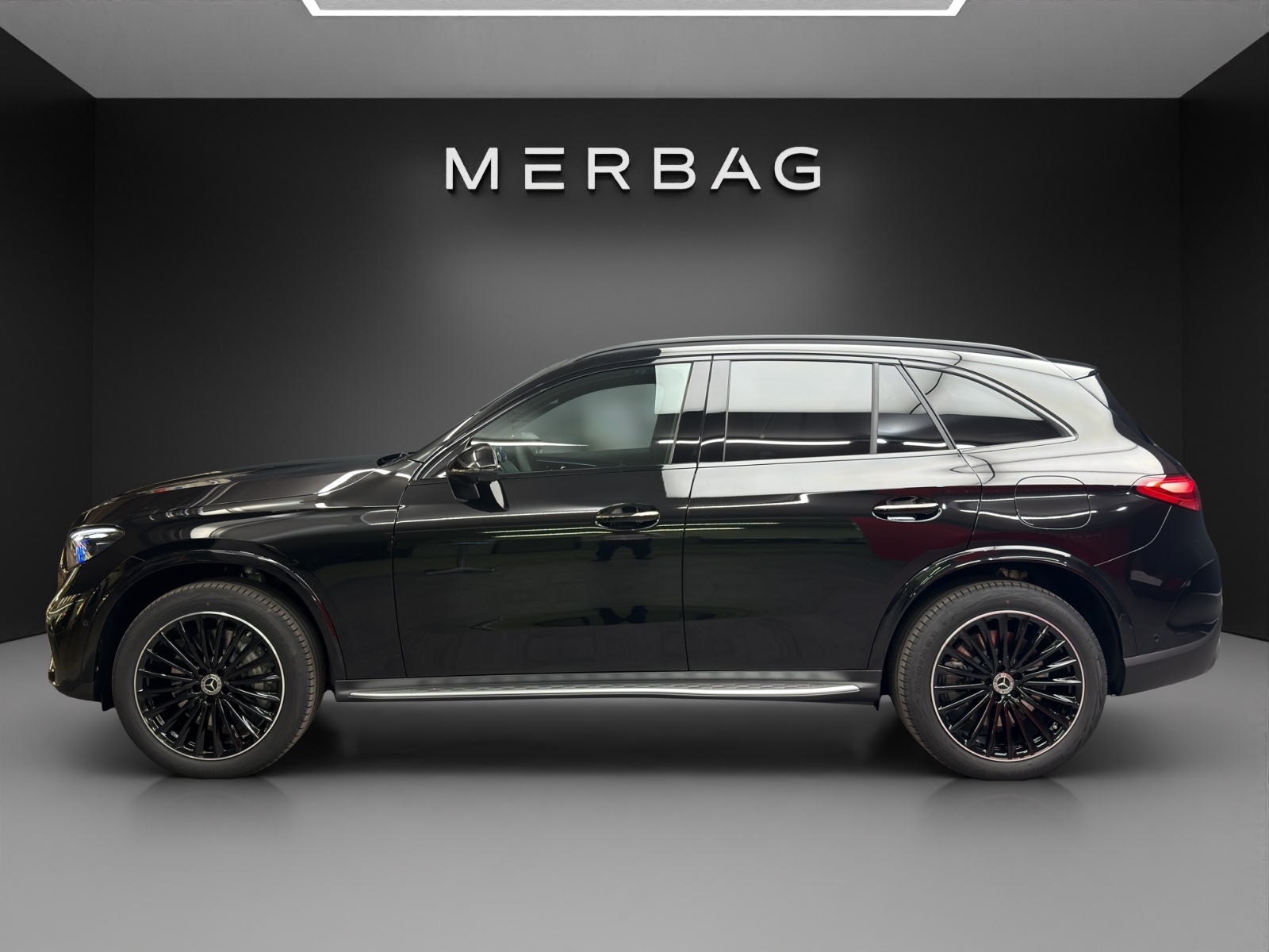 MERCEDES-BENZ GLC 300 e 4MATIC with EQ-Star Hybrid-image-2