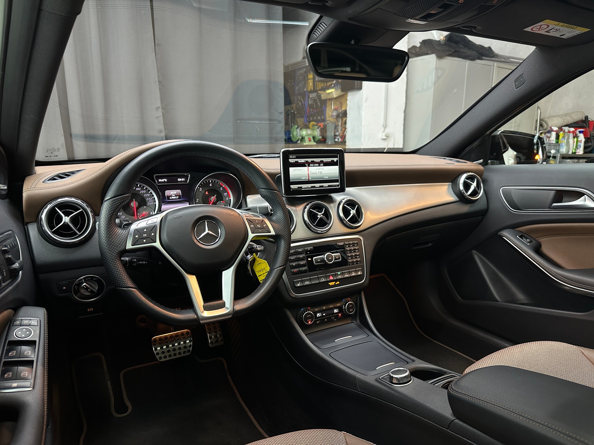 MERCEDES-BENZ GLA 220 CDI 4Matic 7G-DCT-image-5