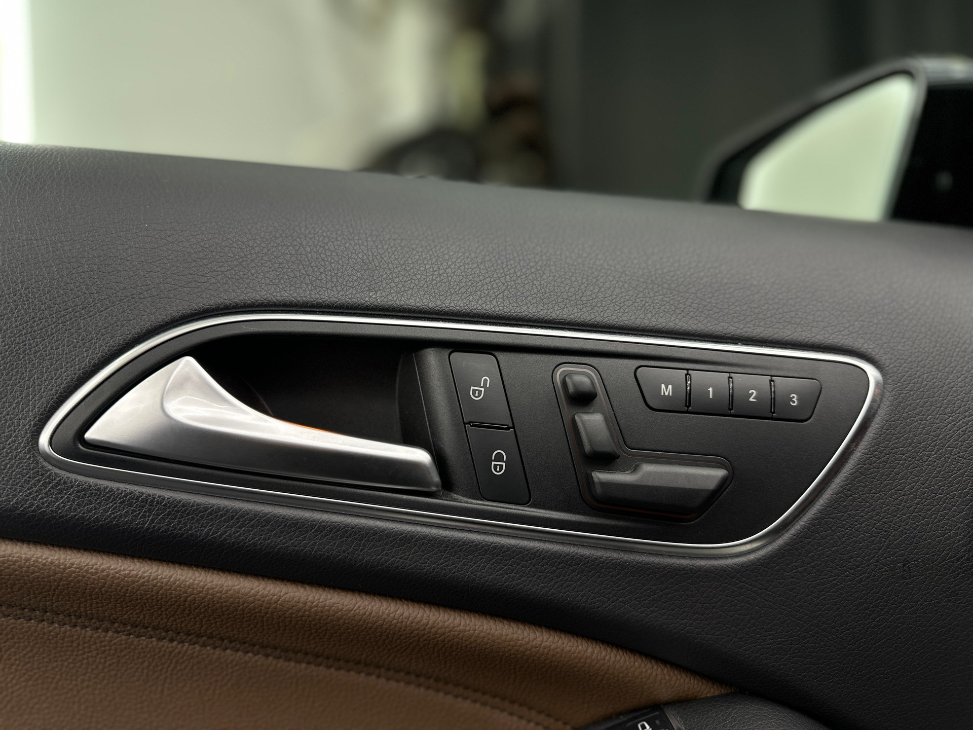 MERCEDES-BENZ GLA 220 CDI 4Matic 7G-DCT-image-10