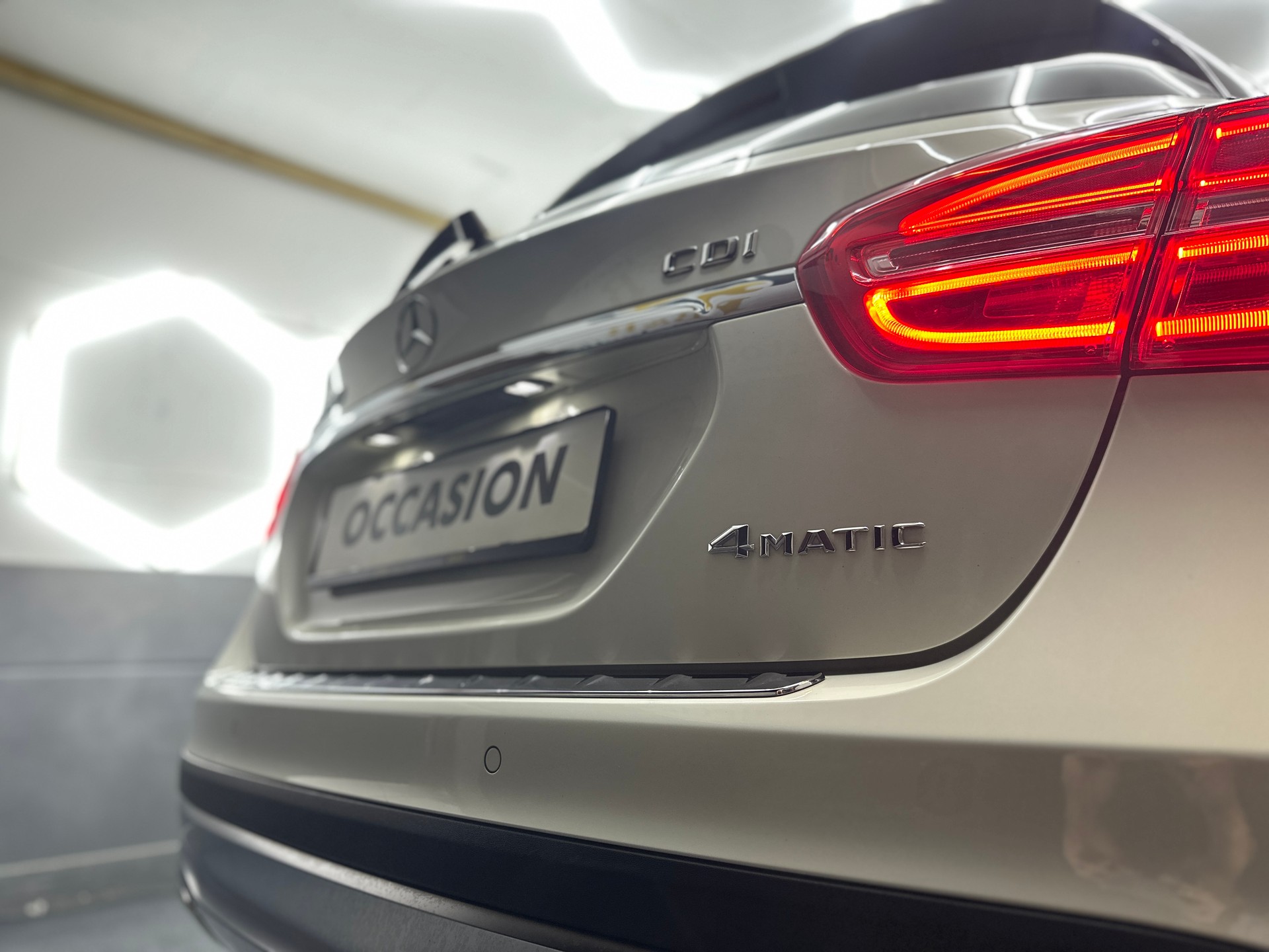 MERCEDES-BENZ GLA 220 CDI 4Matic 7G-DCT-image-4