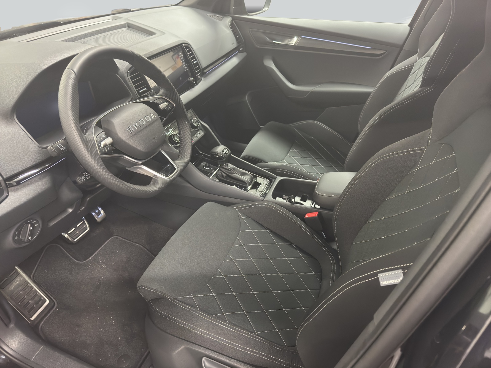 SKODA Karoq 2.0 TSI SportLine 4x4 DSG-image-6