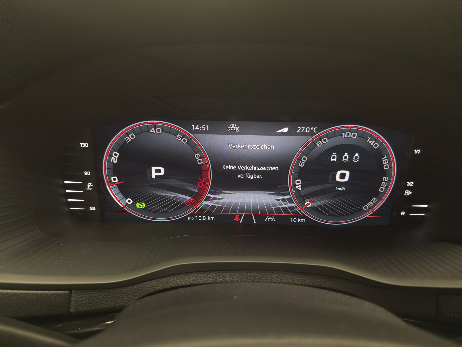 SKODA Karoq 2.0 TSI SportLine 4x4 DSG-image-4