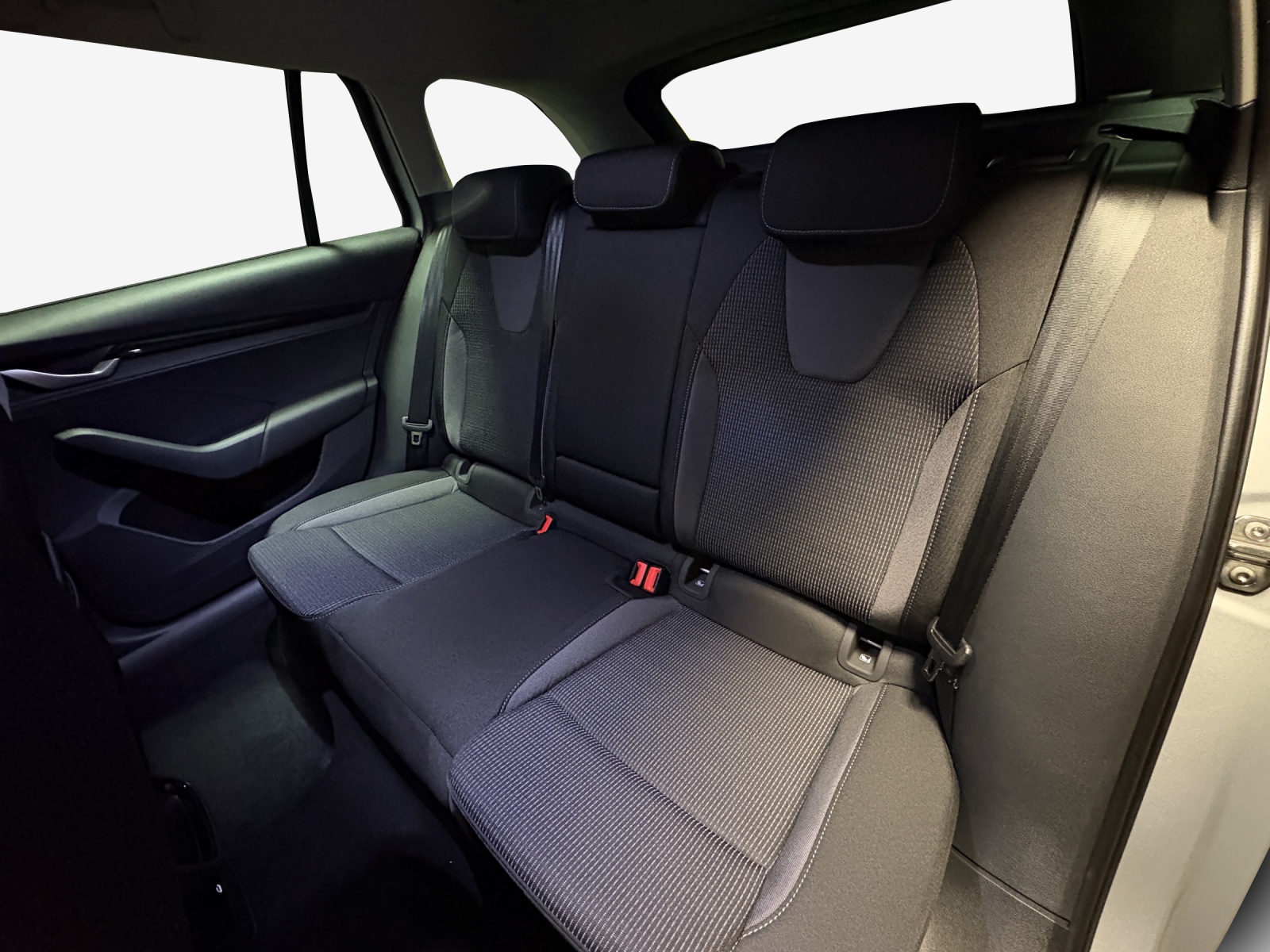 SKODA Octavia Combi 1.5 TSI mHEV DSG Selection-image-11