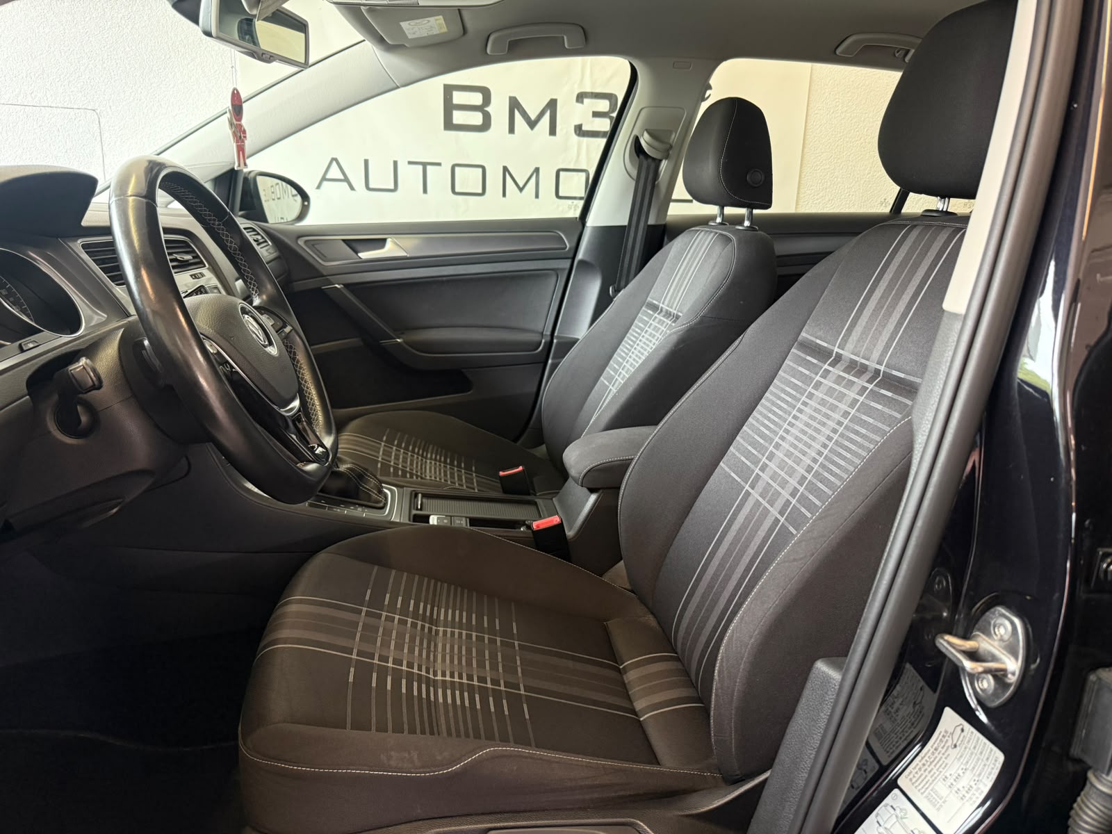 VW Golf 1.4 TSI Lounge DSG-image-8