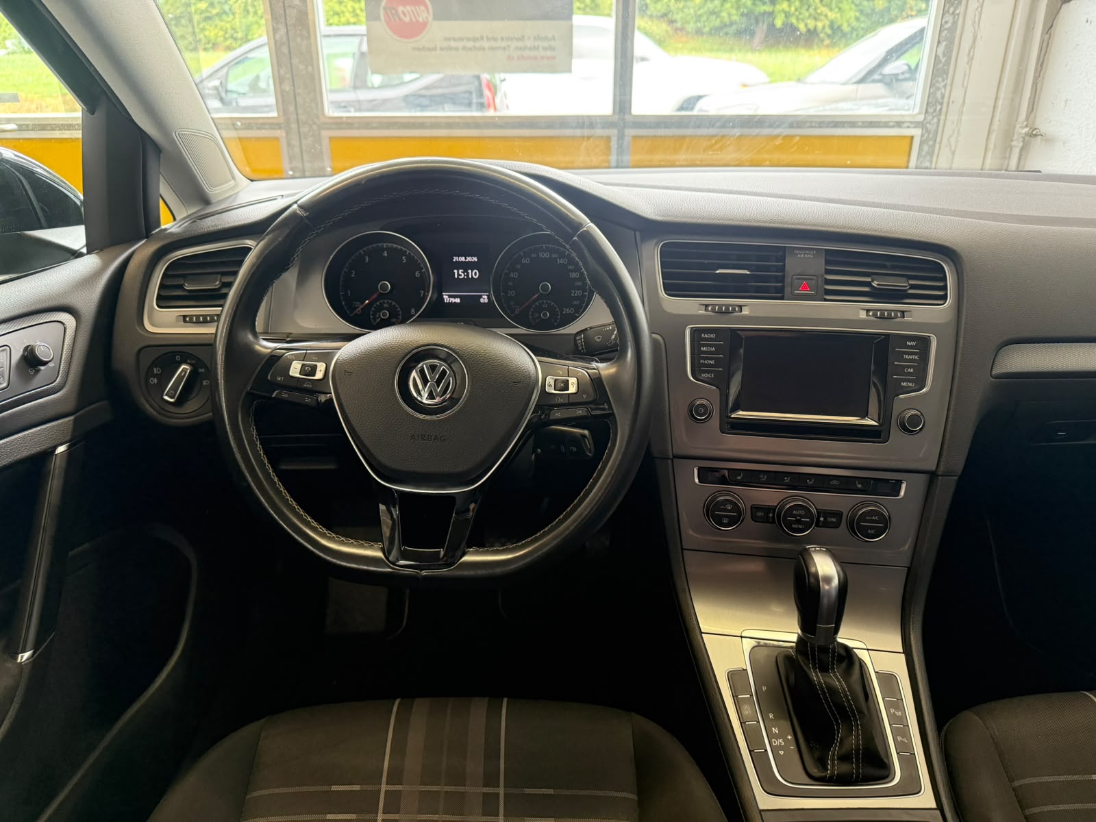 VW Golf 1.4 TSI Lounge DSG-image-7