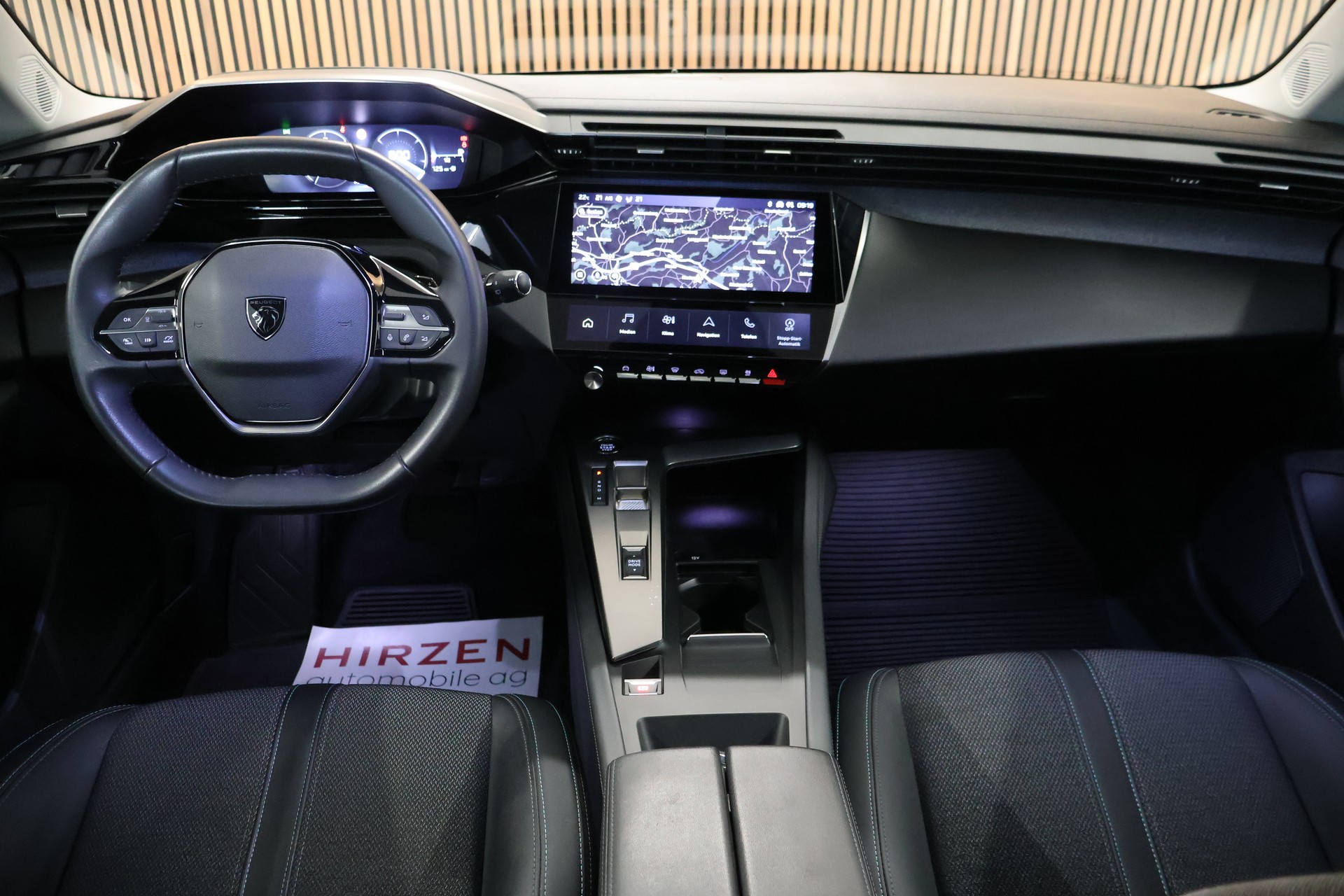 PEUGEOT 308 SW 1.5 BlueHDI Allure EAT8-image-15