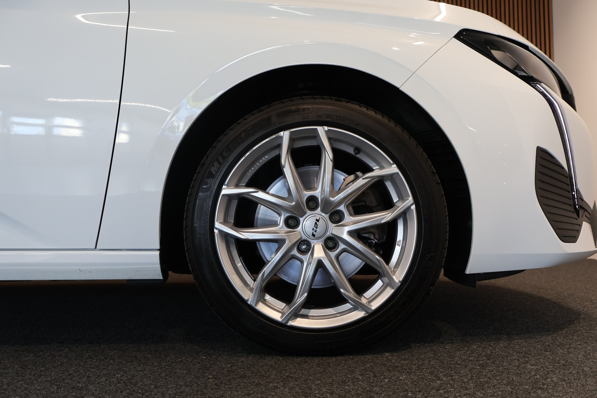 PEUGEOT 308 SW 1.5 BlueHDI Allure EAT8-image-22
