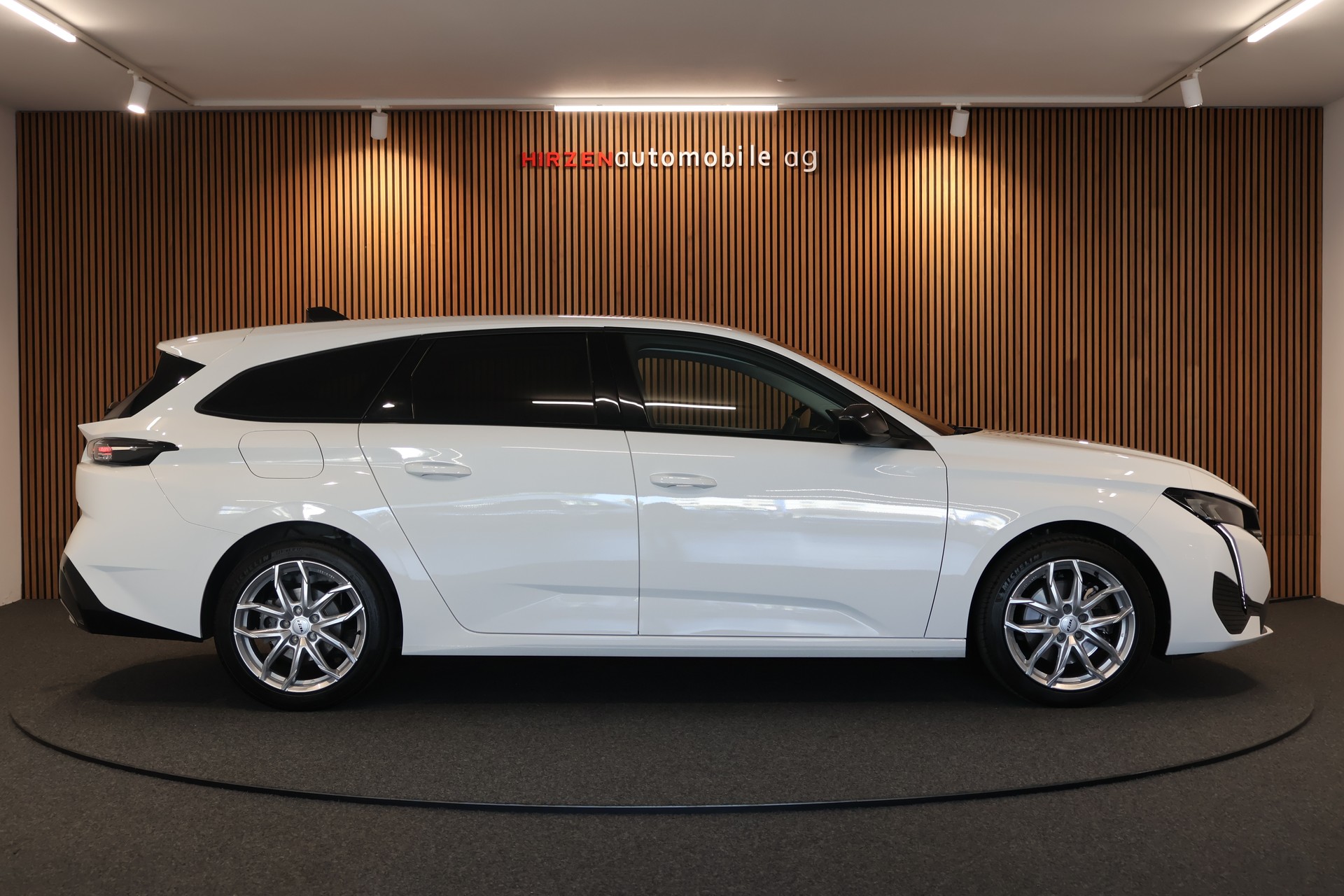 PEUGEOT 308 SW 1.5 BlueHDI Allure EAT8-image-5