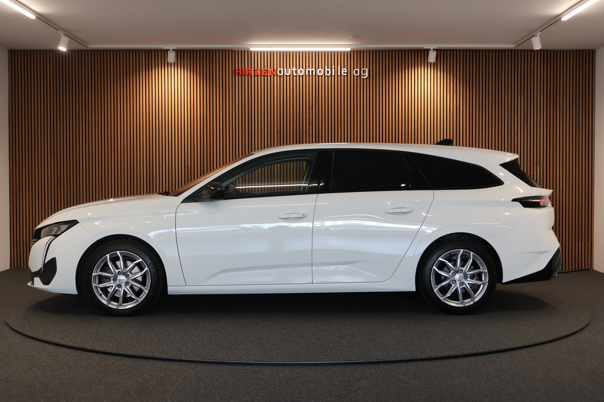 PEUGEOT 308 SW 1.5 BlueHDI Allure EAT8-image-1