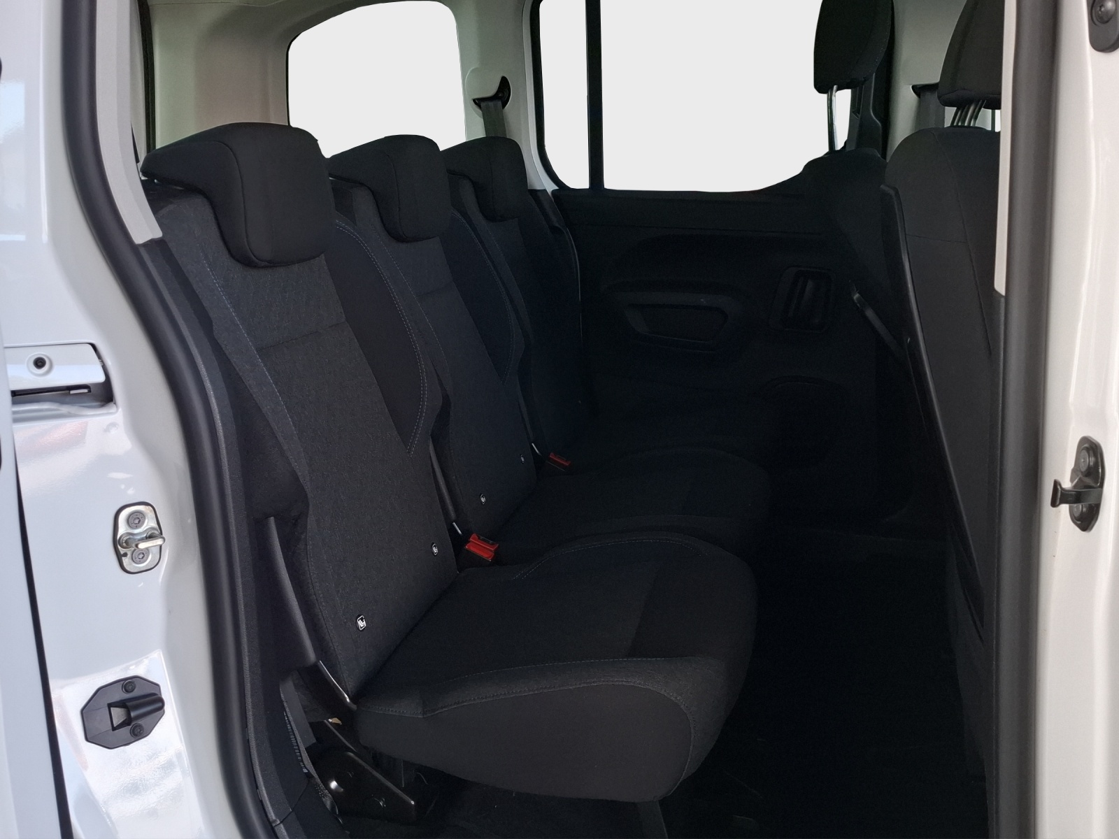 PEUGEOT Rifter 1.5 BlueHDi Allure Pack EAT8-image-10