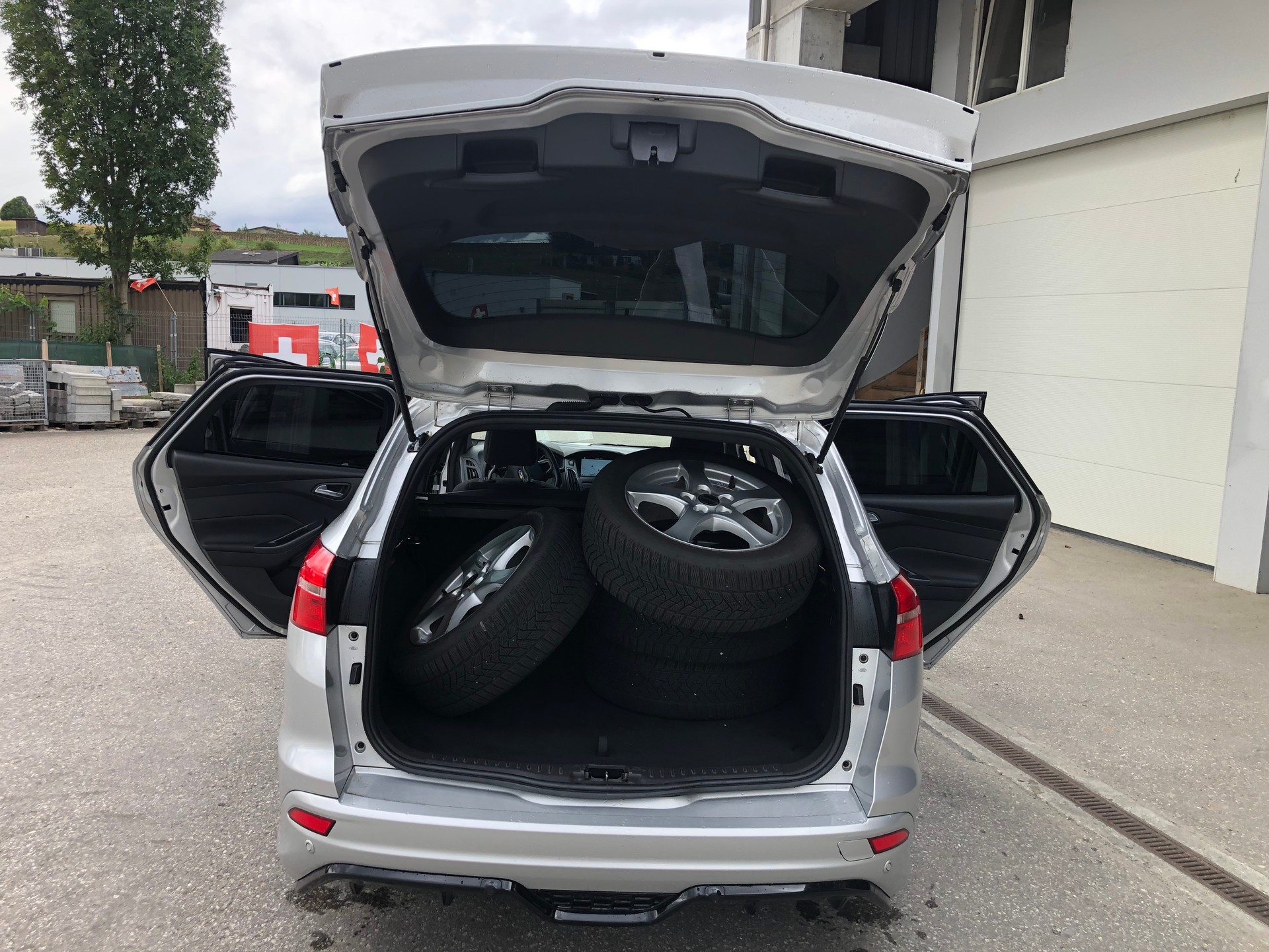FORD Focus 1.0 SCTi ST Line-image-10