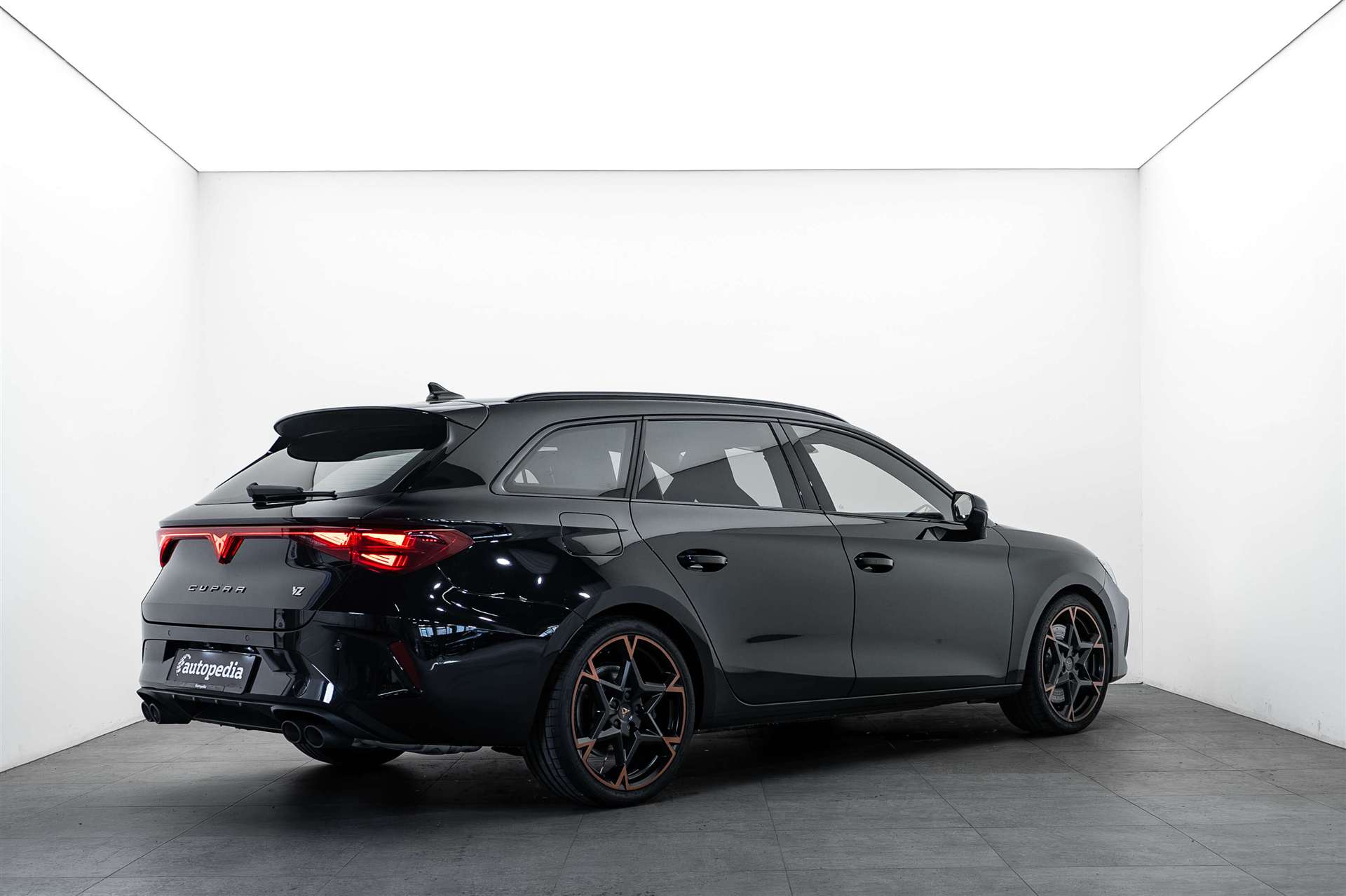 CUPRA LEON ST 2.0 TSi VZ 4Drive 333PS DSG-Automat-image-2