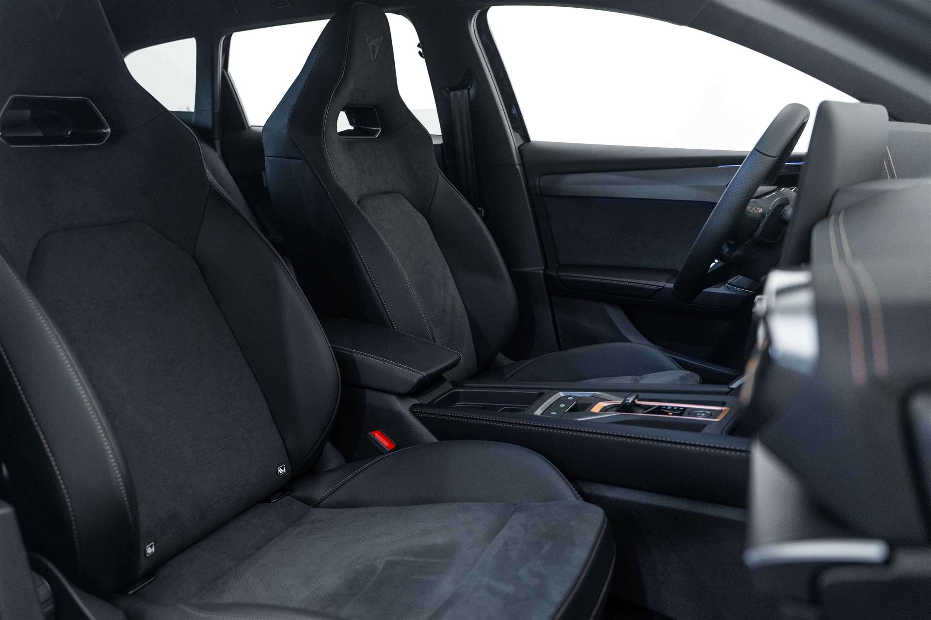 CUPRA LEON ST 2.0 TSi VZ 4Drive 333PS DSG-Automat-image-11