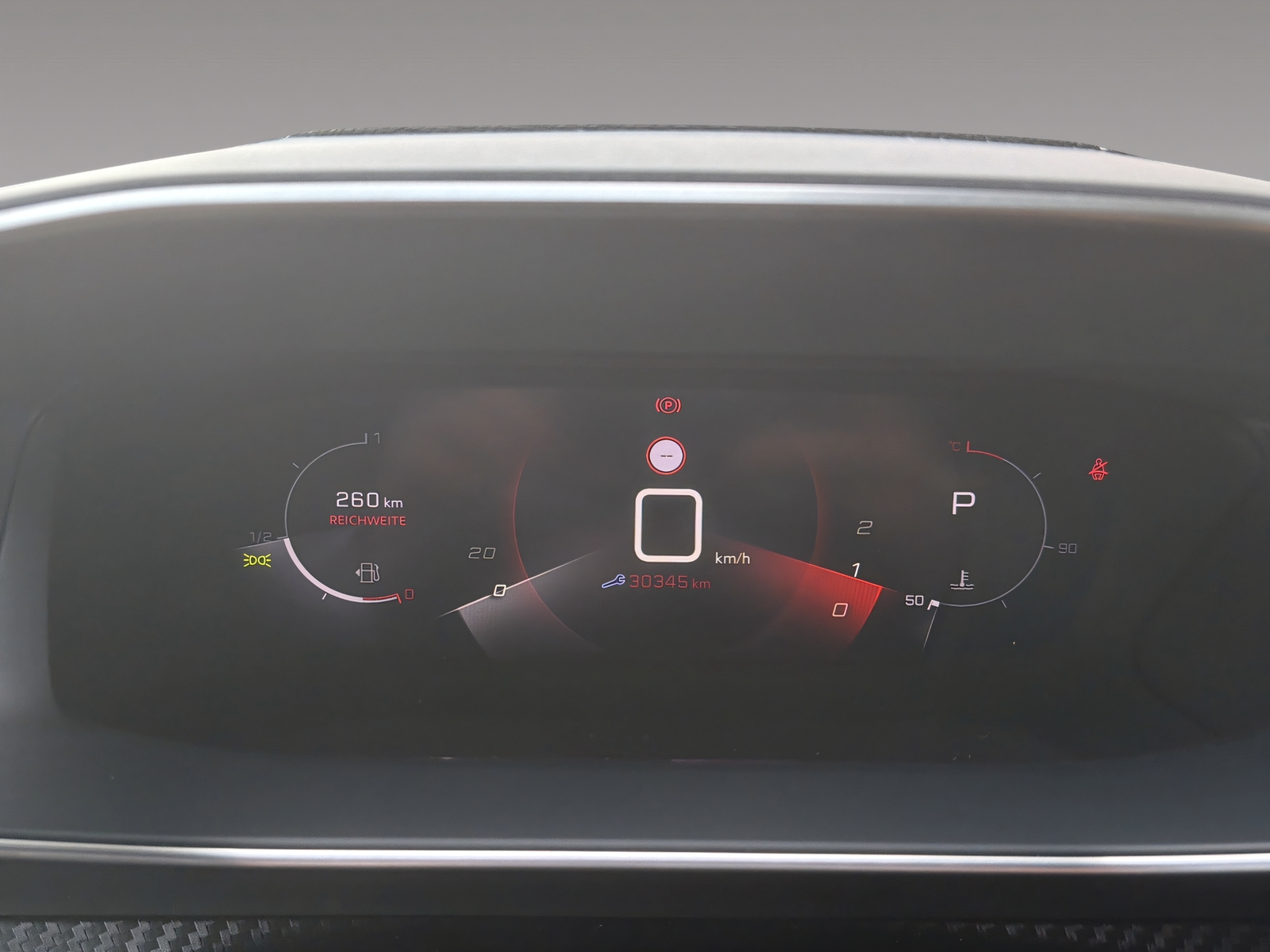 PEUGEOT 2008 1.2 PureTech 130 GT Pack-image-10