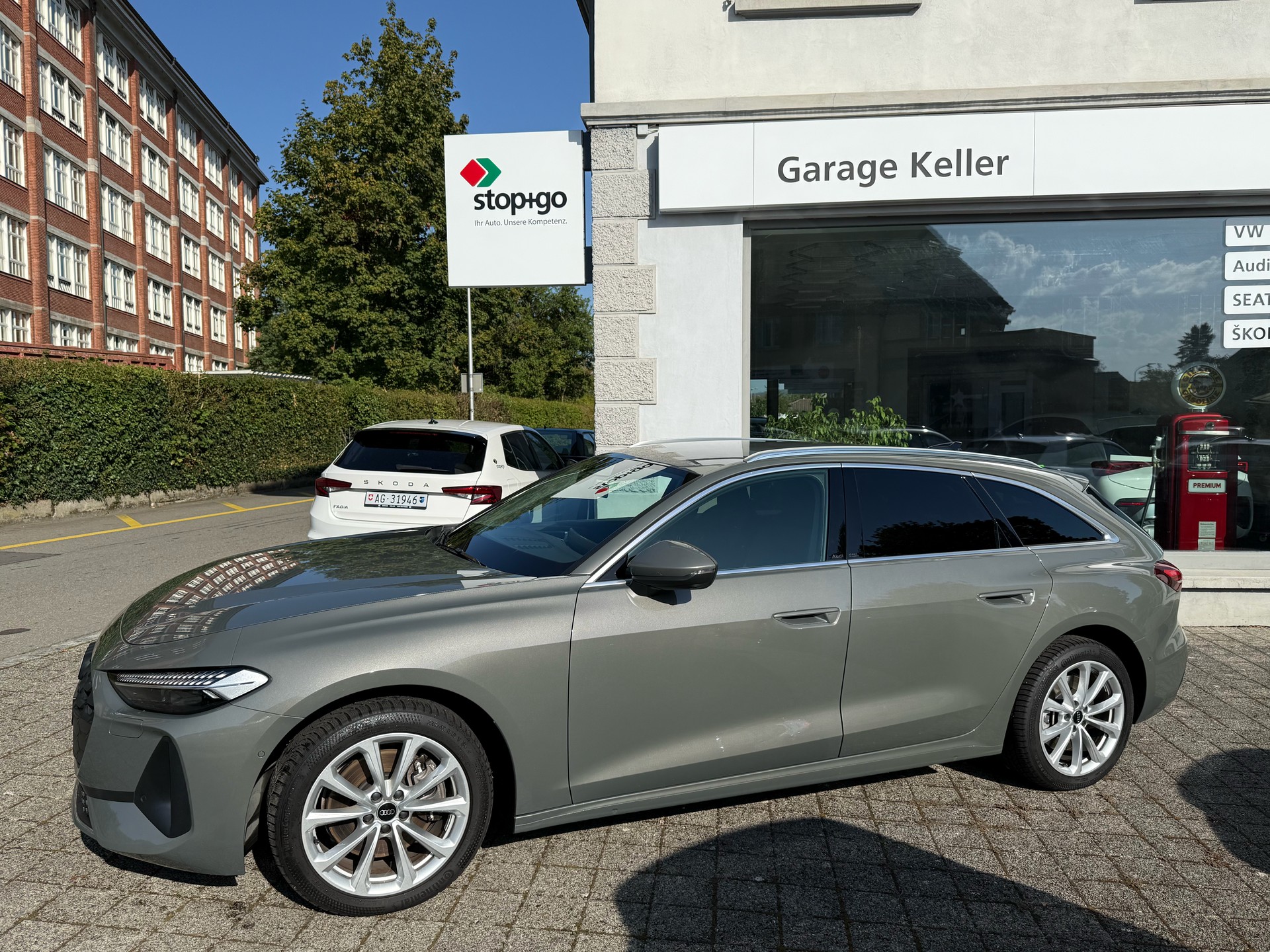 AUDI A5 Avant TDI quattro 150 kW Attraction S tronic-image-2