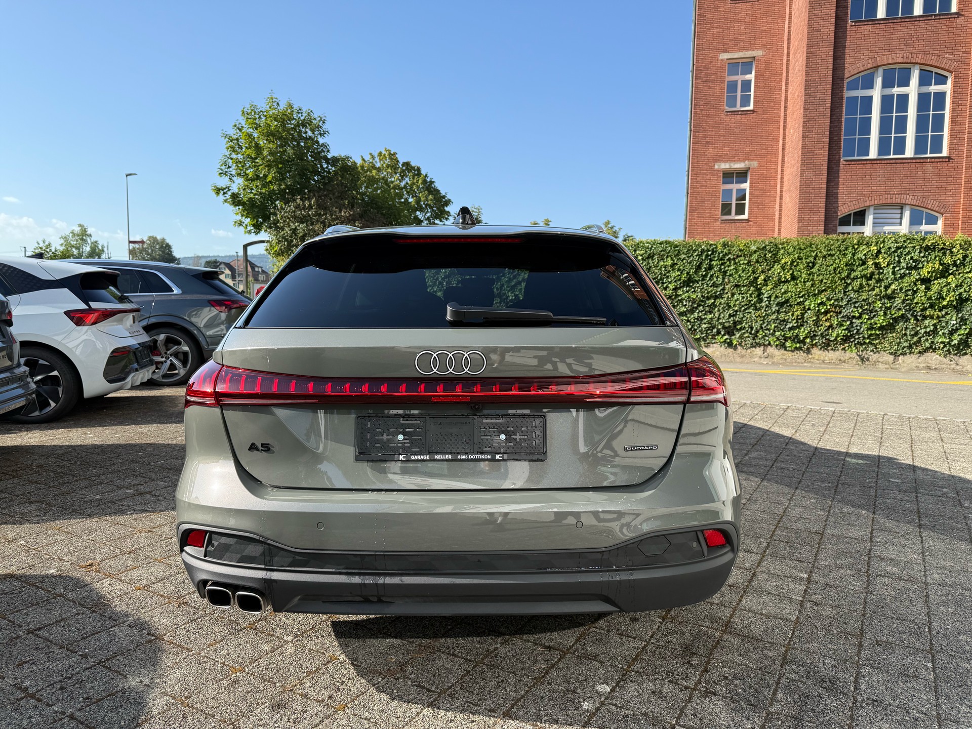 AUDI A5 Avant TDI quattro 150 kW Attraction S tronic-image-10