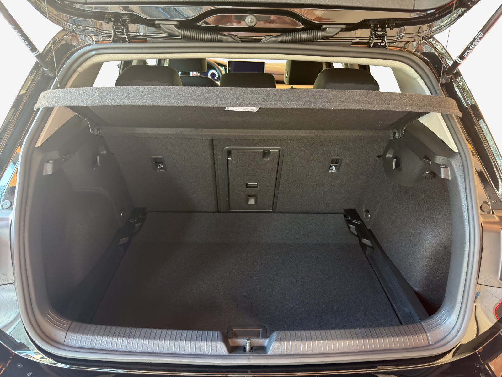VW Golf 1.5 e TSI mHEV United DSG-image-12