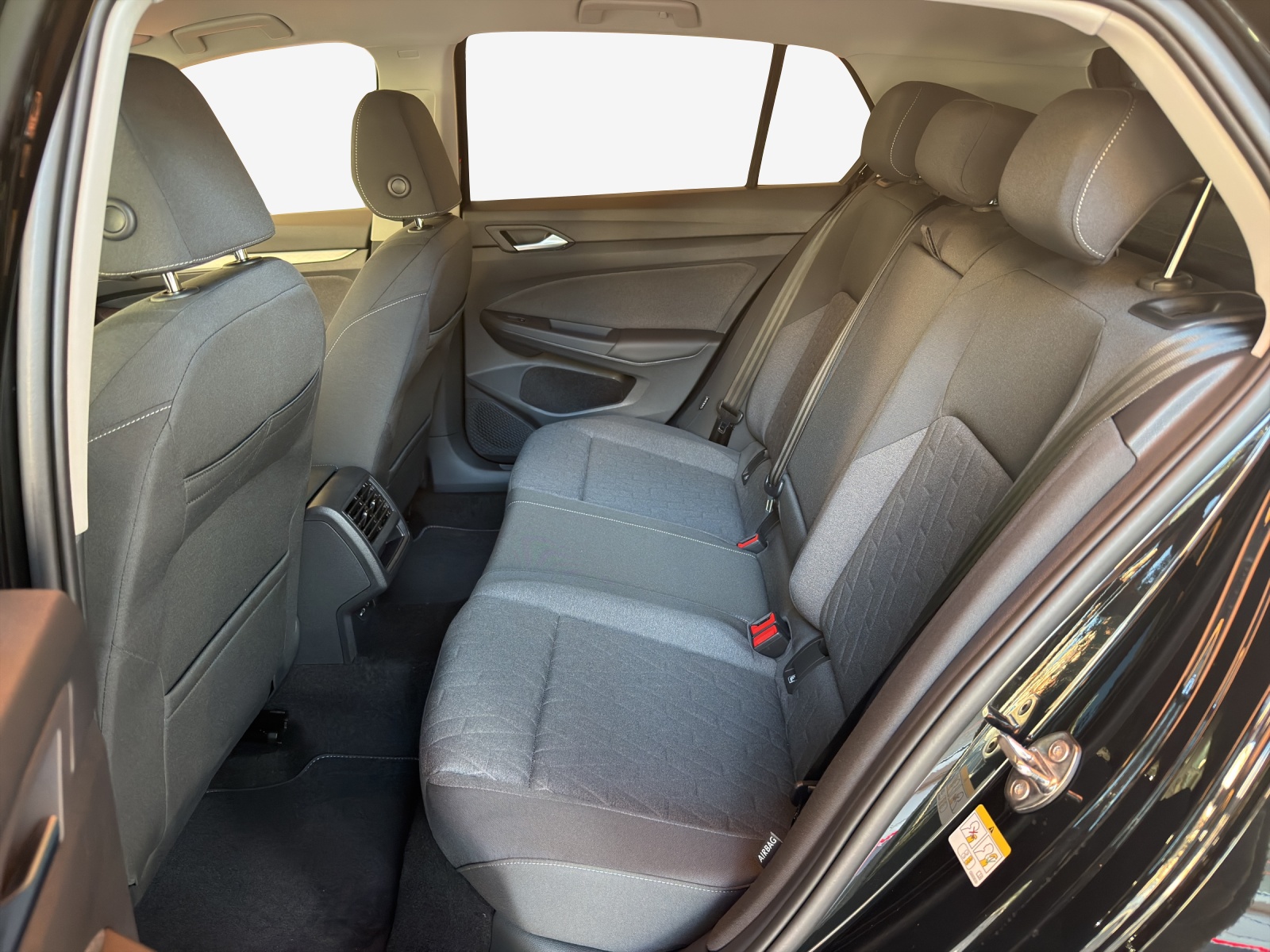 VW Golf 1.5 e TSI mHEV United DSG-image-11