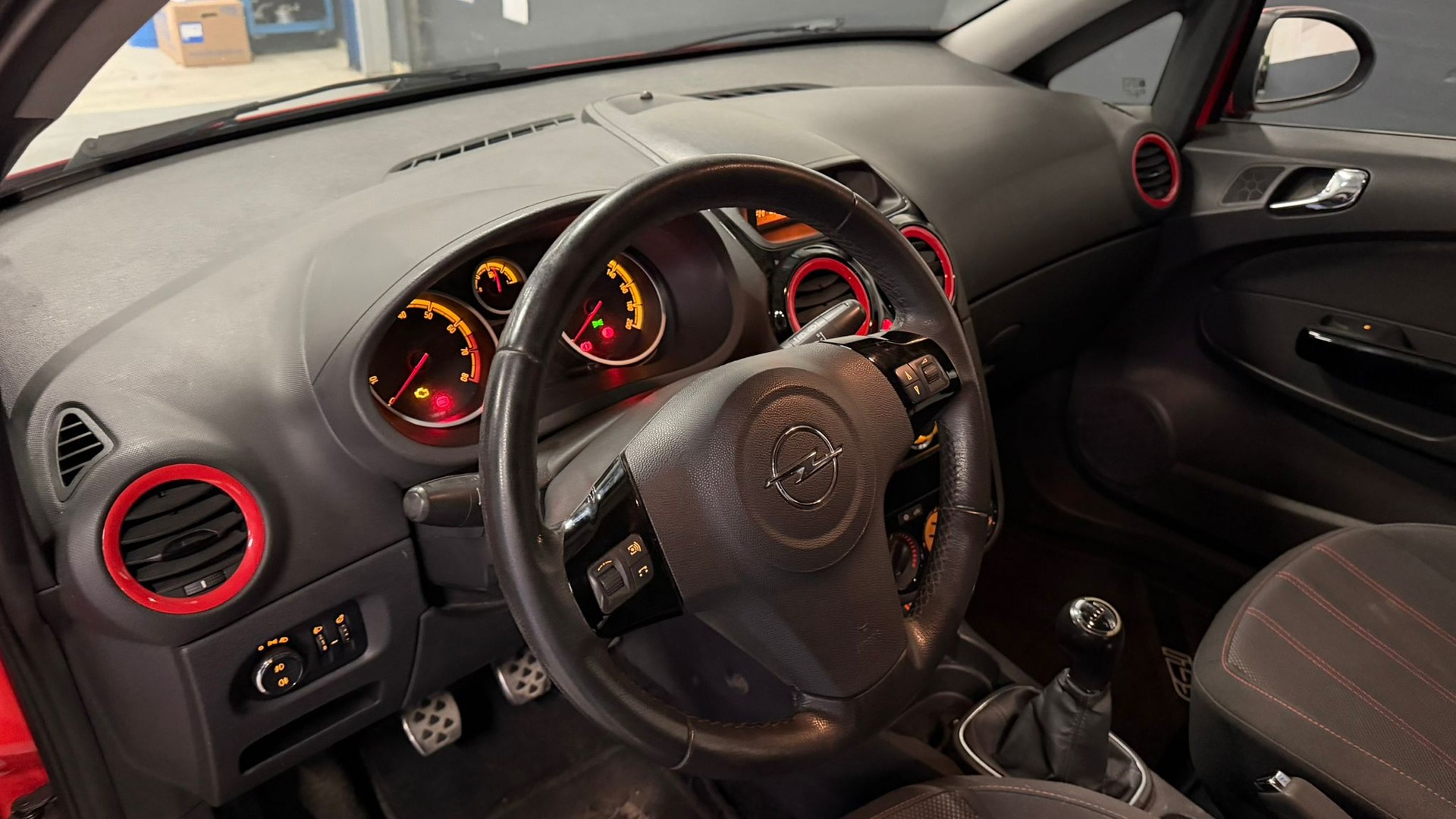 OPEL Corsa 1.4 TP Color Edition-image-11