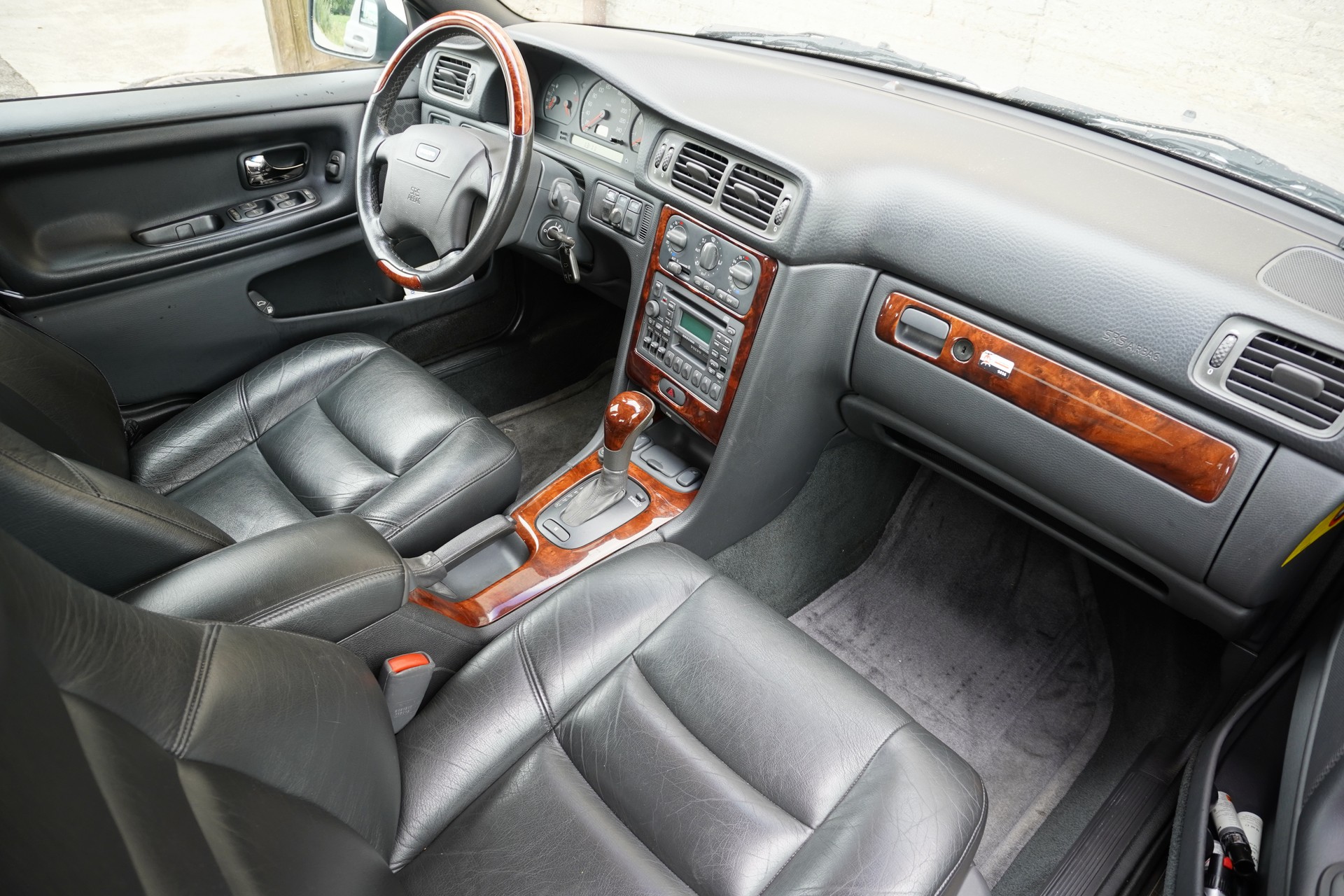 VOLVO S70 2.5 T AWD-image-6