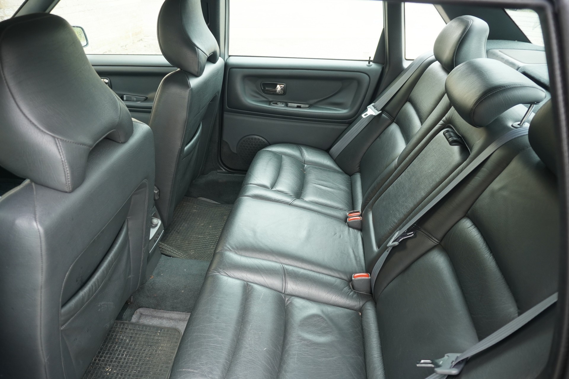 VOLVO S70 2.5 T AWD-image-7