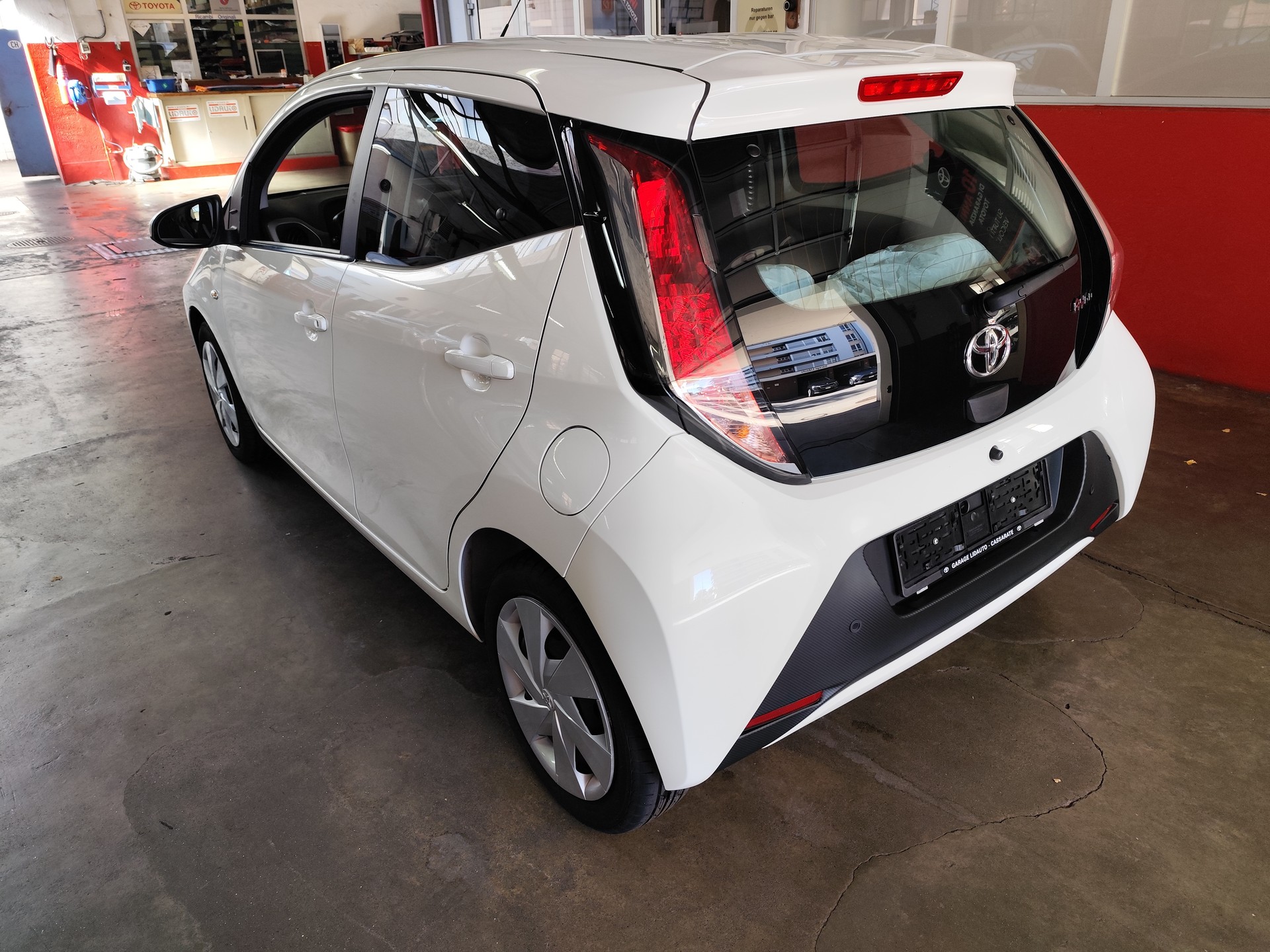 TOYOTA Aygo 1.0 VVT-i x-play-image-3