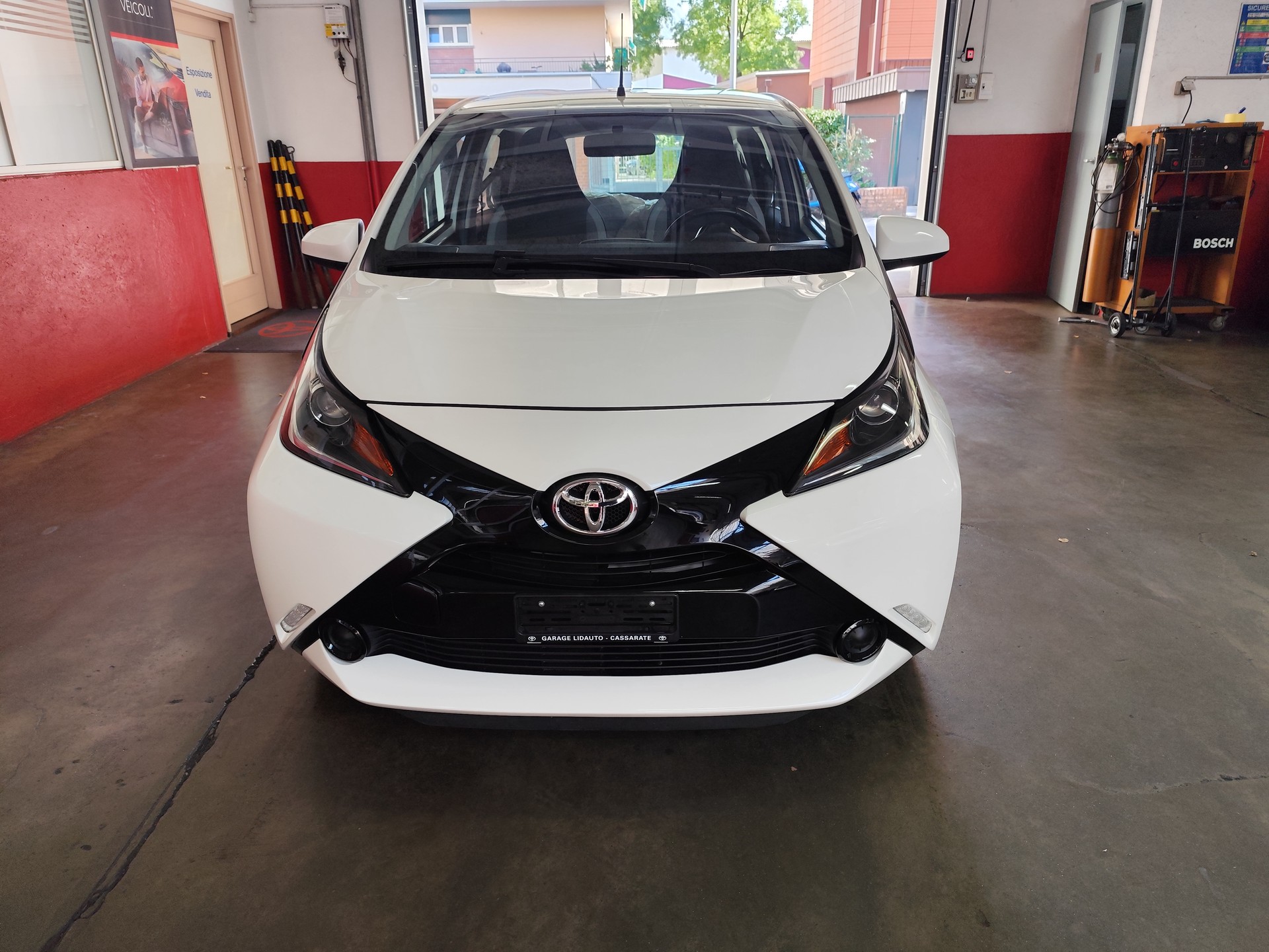 TOYOTA Aygo 1.0 VVT-i x-play-image-0