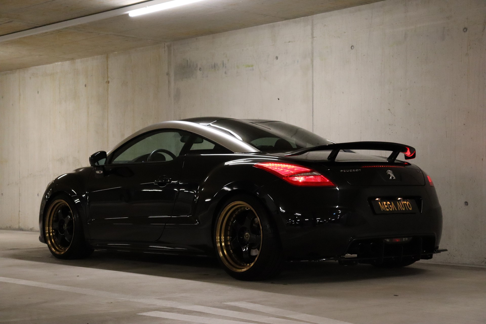 PEUGEOT RCZ 1.6 TURBO * AUTOMATIC * FRISCH AB MFK SOWIE SERVICE * TIEFERGELEGT * FELGEN *-image-5