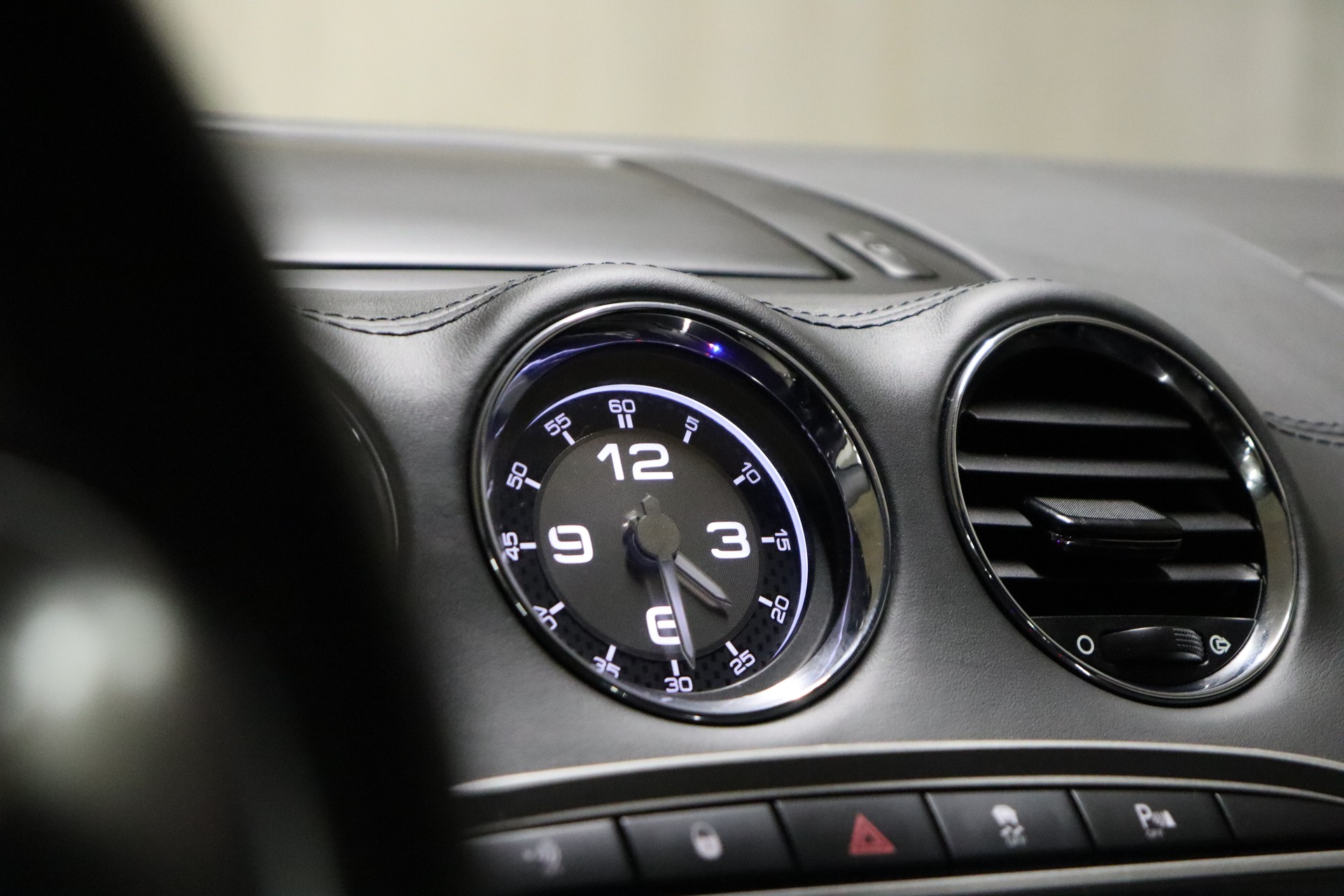 PEUGEOT RCZ 1.6 TURBO * AUTOMATIC * FRISCH AB MFK SOWIE SERVICE * TIEFERGELEGT * FELGEN *-image-26