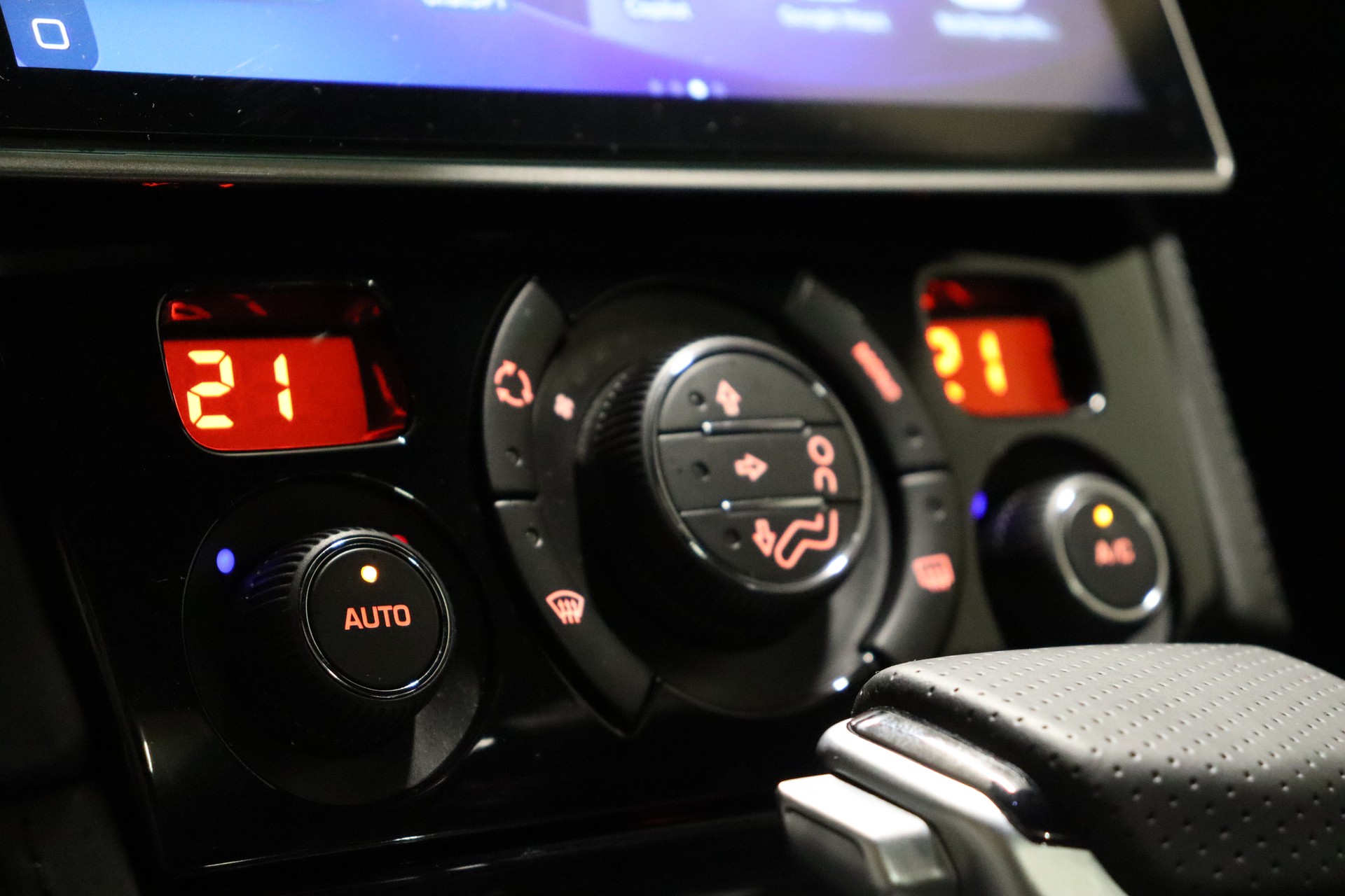 PEUGEOT RCZ 1.6 TURBO * AUTOMATIC * FRISCH AB MFK SOWIE SERVICE * TIEFERGELEGT * FELGEN *-image-27