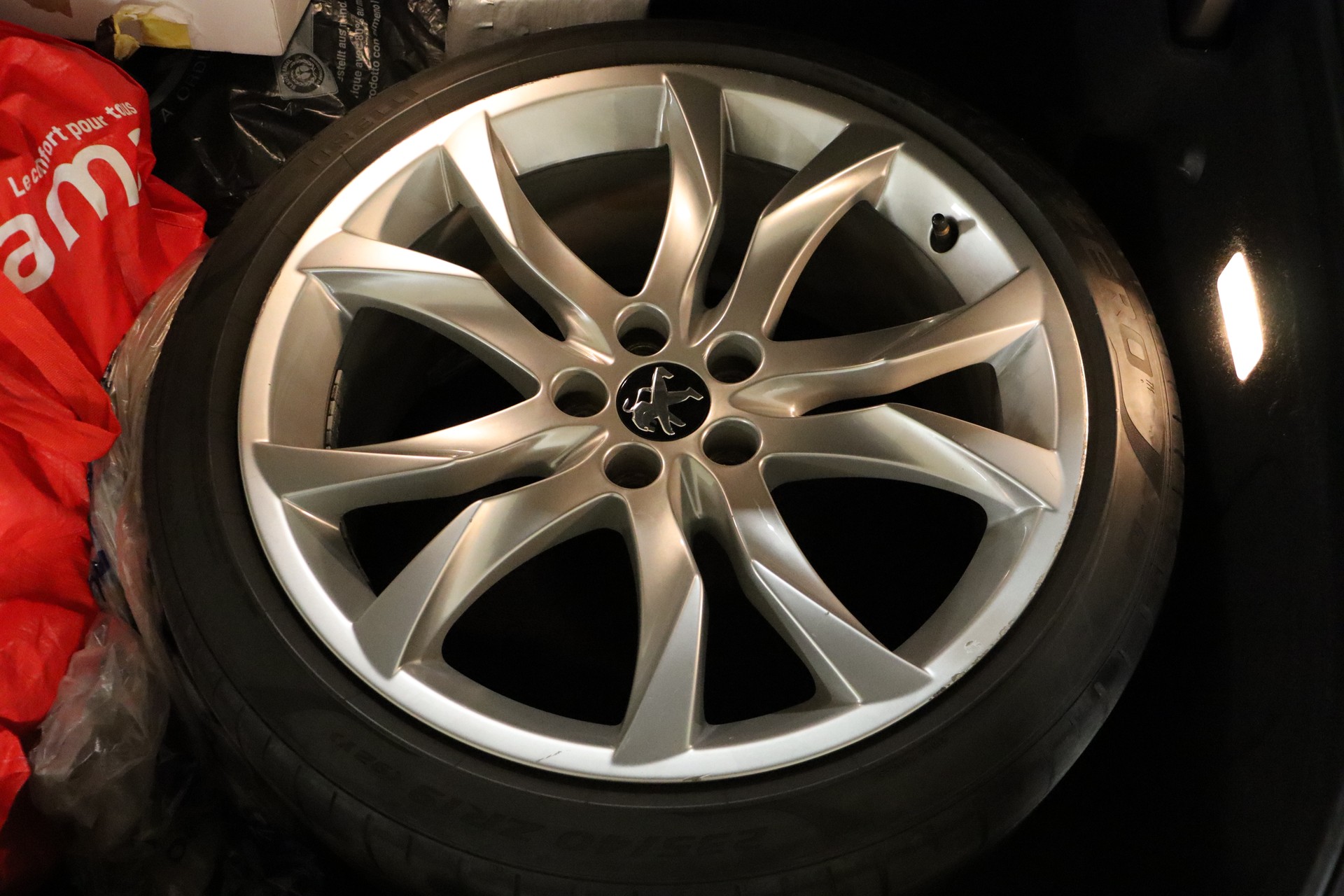 PEUGEOT RCZ 1.6 TURBO * AUTOMATIC * FRISCH AB MFK SOWIE SERVICE * TIEFERGELEGT * FELGEN *-image-31
