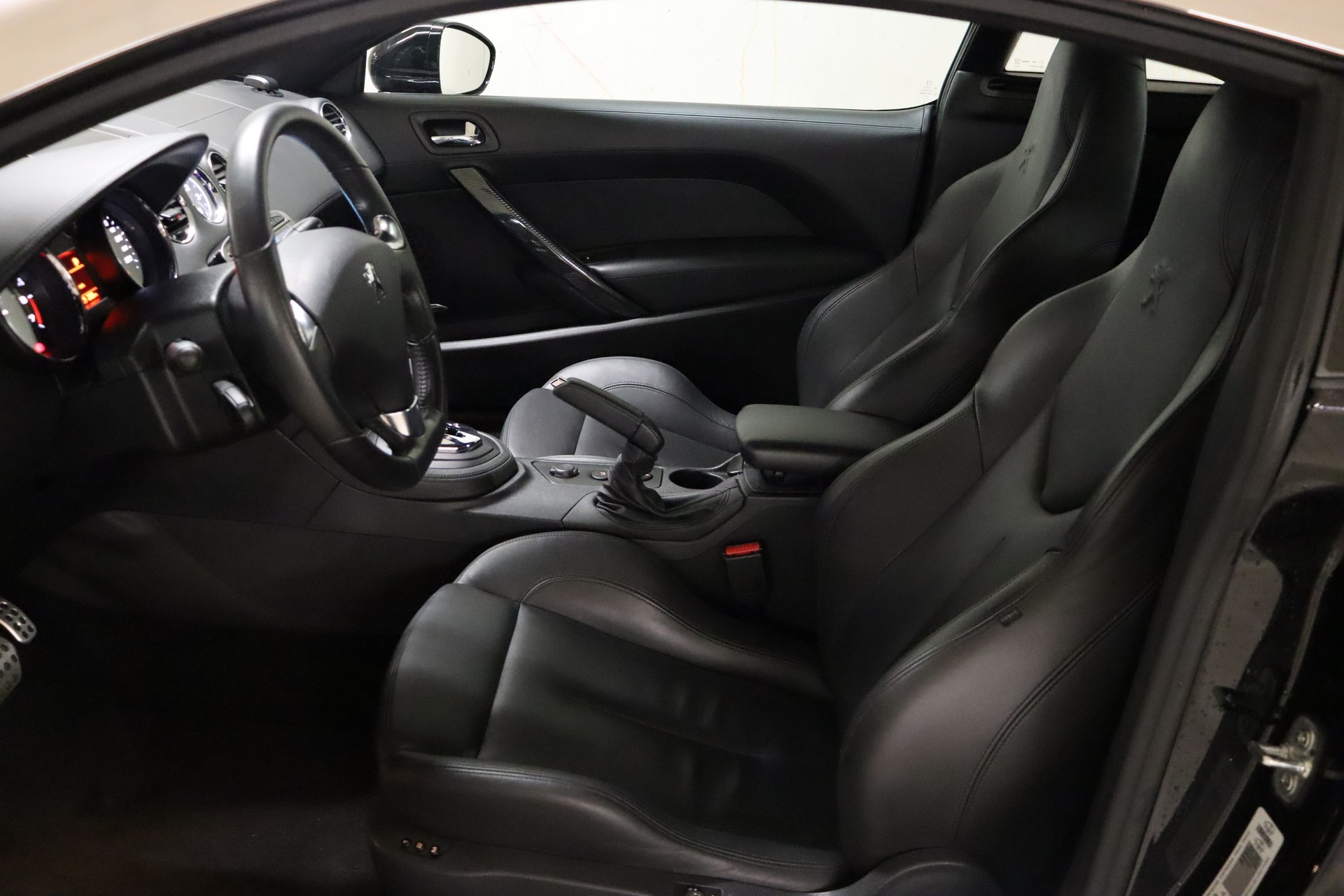 PEUGEOT RCZ 1.6 TURBO * AUTOMATIC * FRISCH AB MFK SOWIE SERVICE * TIEFERGELEGT * FELGEN *-image-15