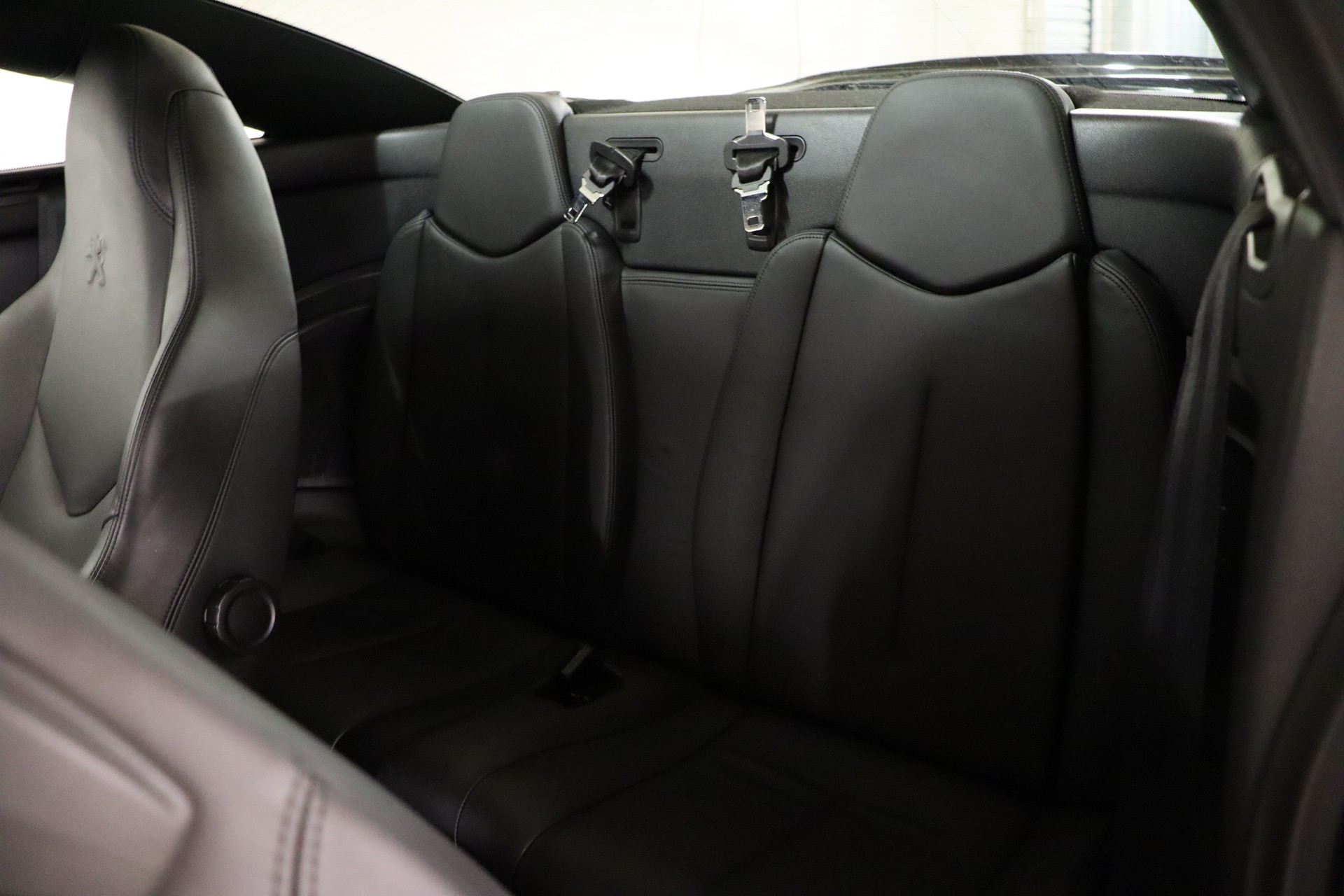 PEUGEOT RCZ 1.6 TURBO * AUTOMATIC * FRISCH AB MFK SOWIE SERVICE * TIEFERGELEGT * FELGEN *-image-16