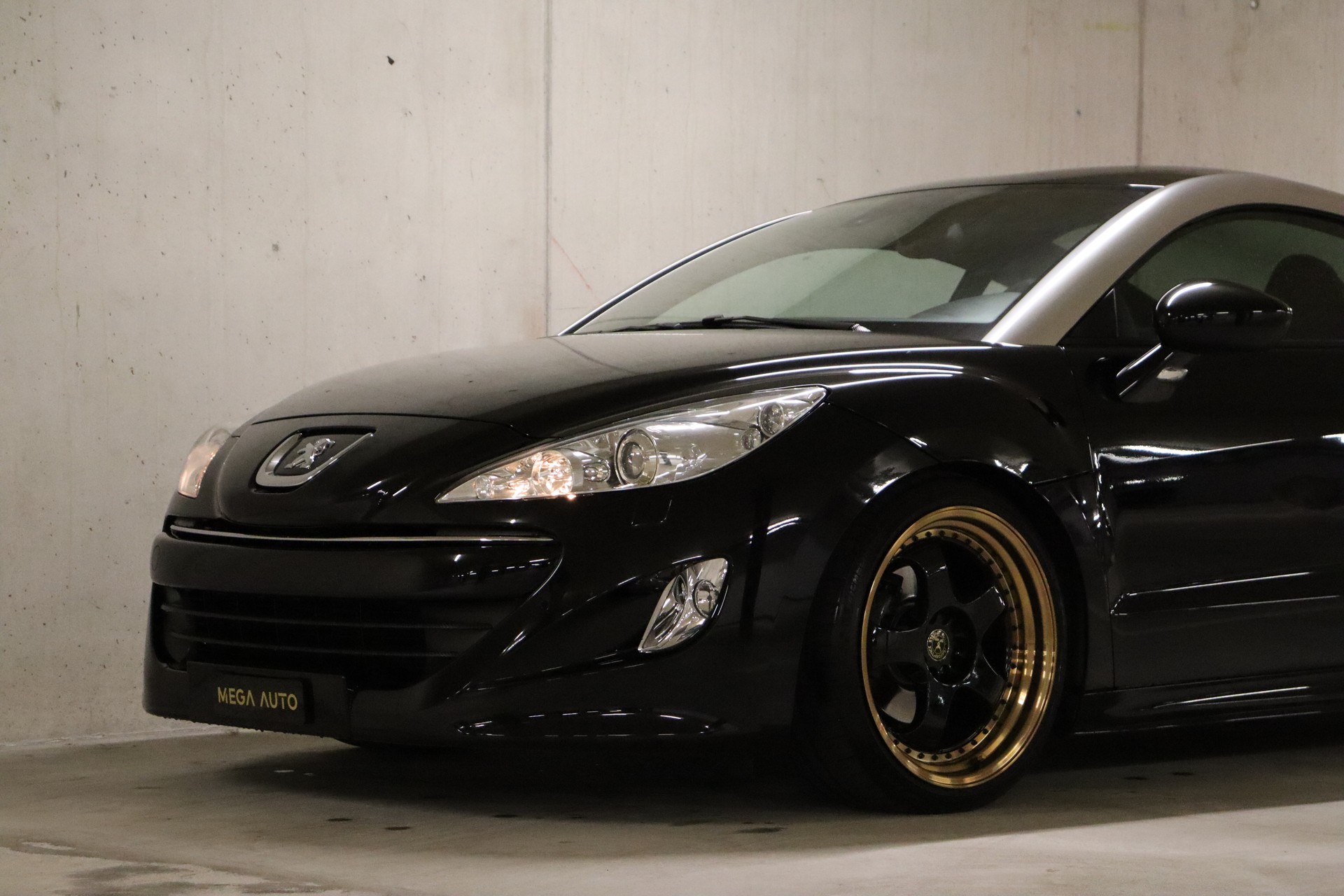 PEUGEOT RCZ 1.6 TURBO * AUTOMATIC * FRISCH AB MFK SOWIE SERVICE * TIEFERGELEGT * FELGEN *-showroom-element-1