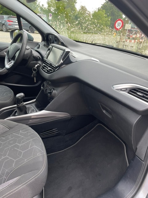 PEUGEOT 2008 1.2 PureTech Active-image-25