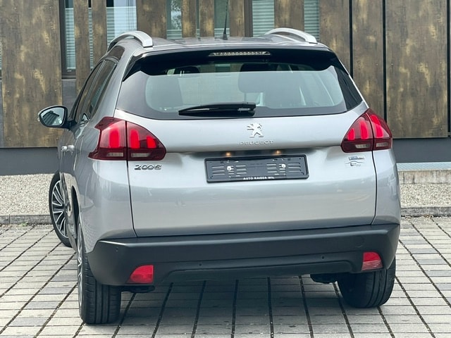 PEUGEOT 2008 1.2 PureTech Active-image-12