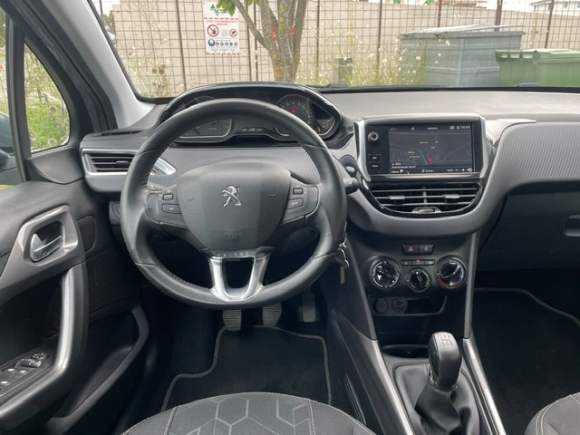 PEUGEOT 2008 1.2 PureTech Active-image-19