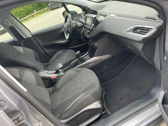 PEUGEOT 2008 1.2 PureTech Active-image-26