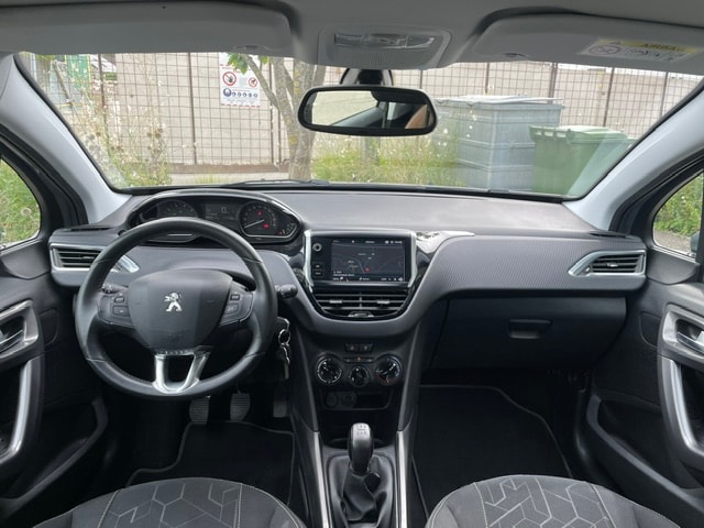 PEUGEOT 2008 1.2 PureTech Active-image-18