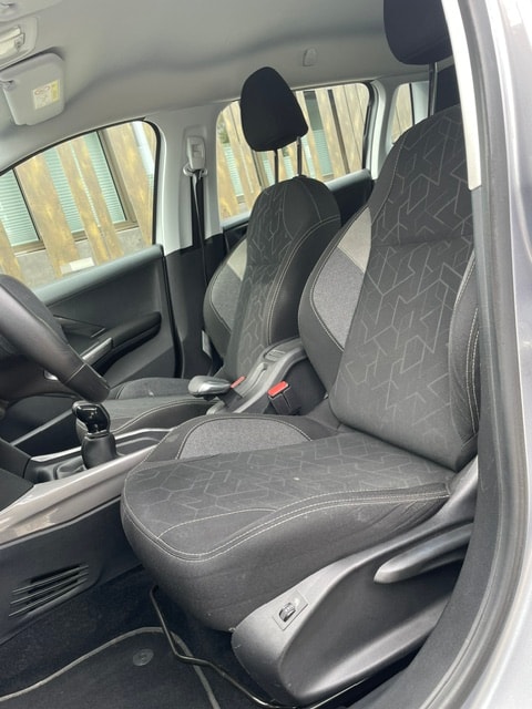 PEUGEOT 2008 1.2 PureTech Active-image-17