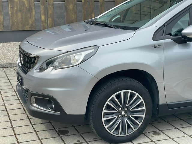 PEUGEOT 2008 1.2 PureTech Active-image-8